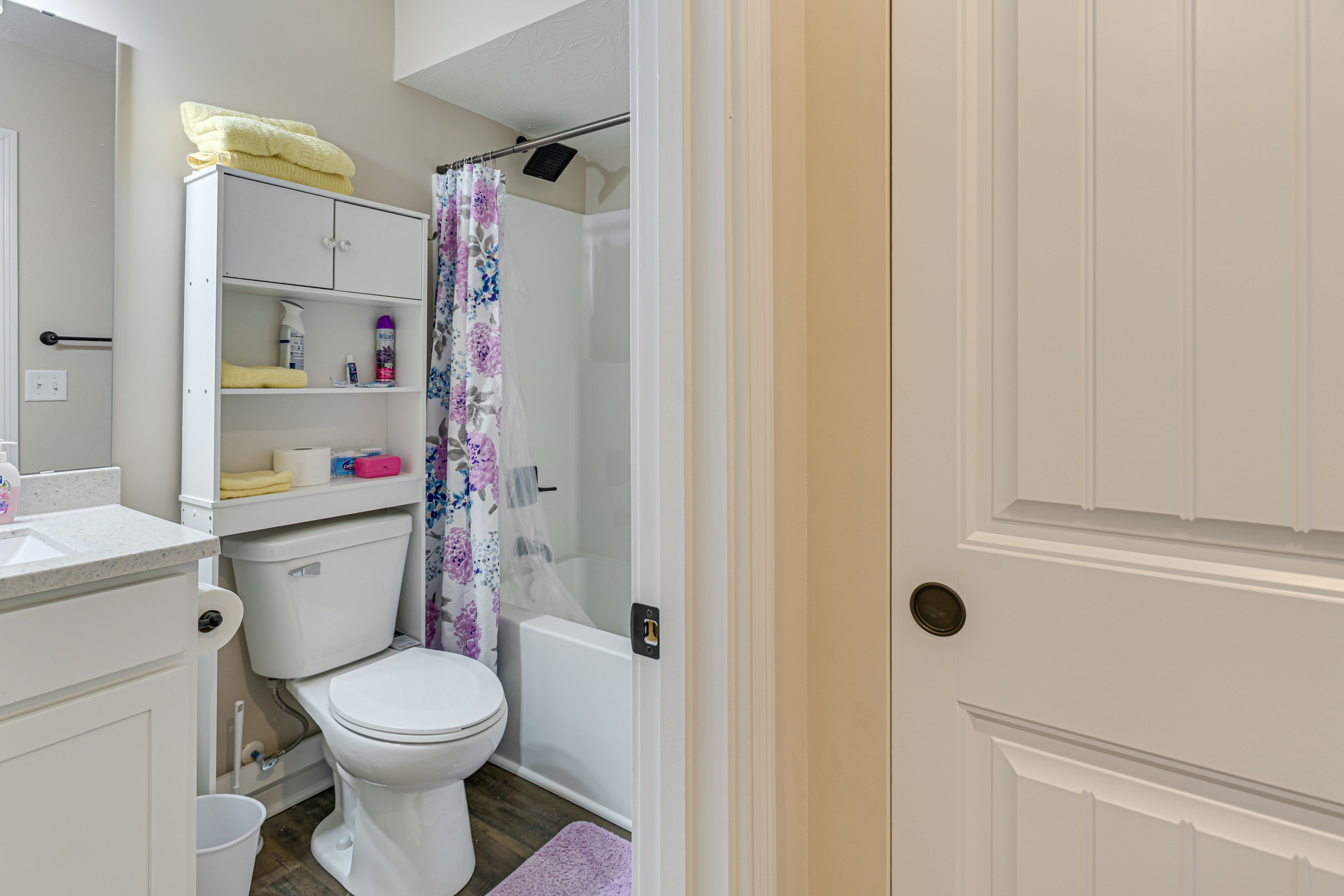Full Bath | Upper Level