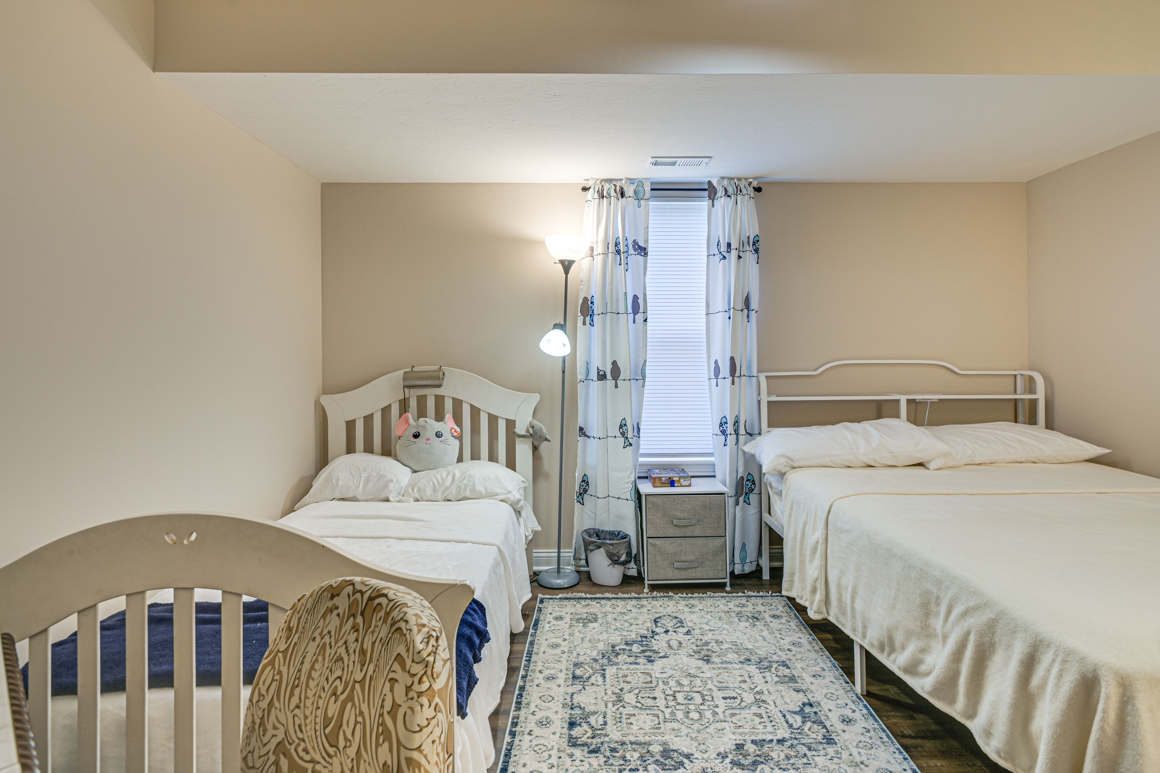 Bedroom 5 | Queen Bed | Twin Bed w/ Twin Trundle