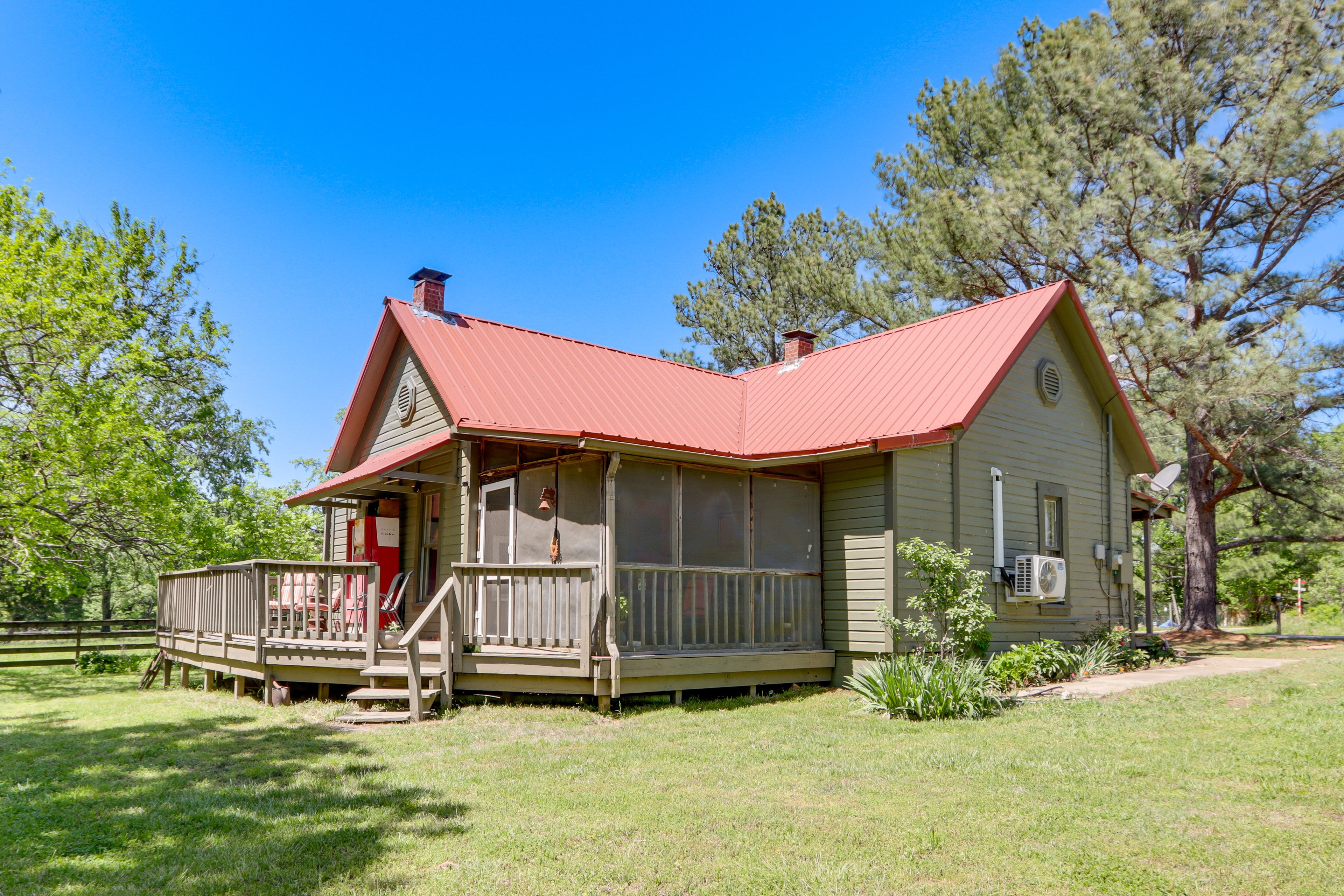 Exterior | Spacious Yard