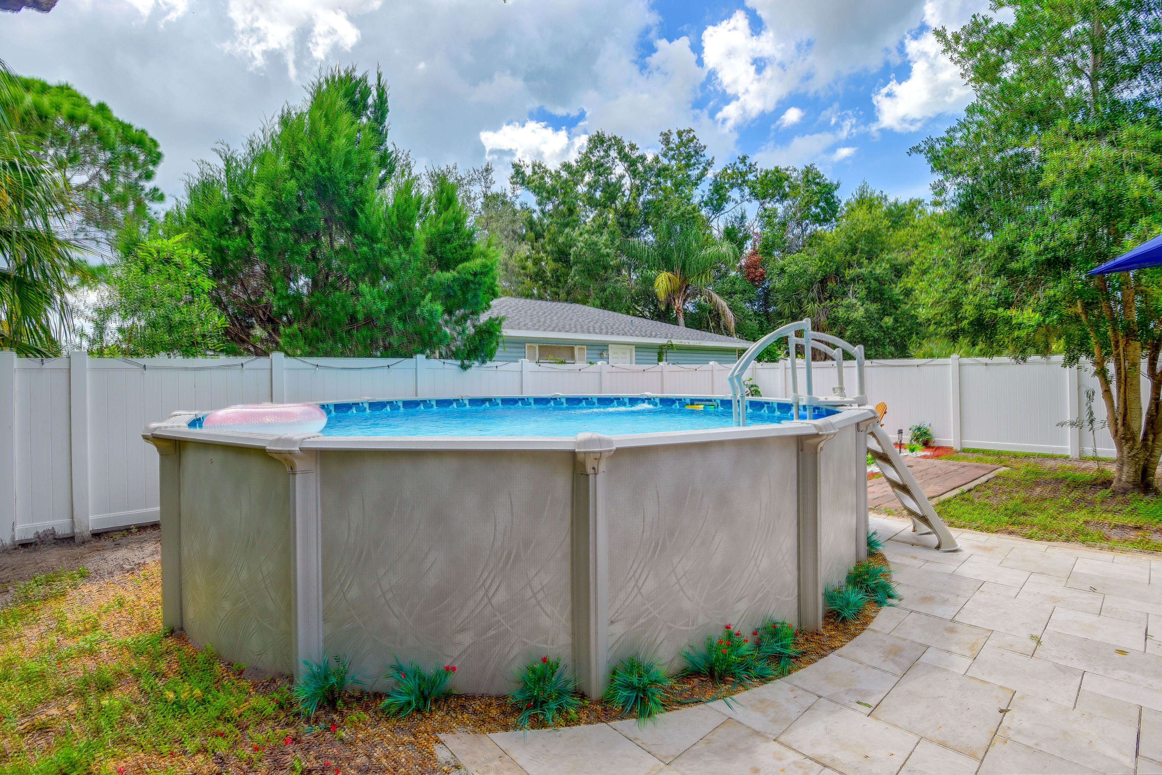 Sarasota Vacation Rental | 2BR | 2BA | 1,009 Sq Ft | 1 Step to Enter