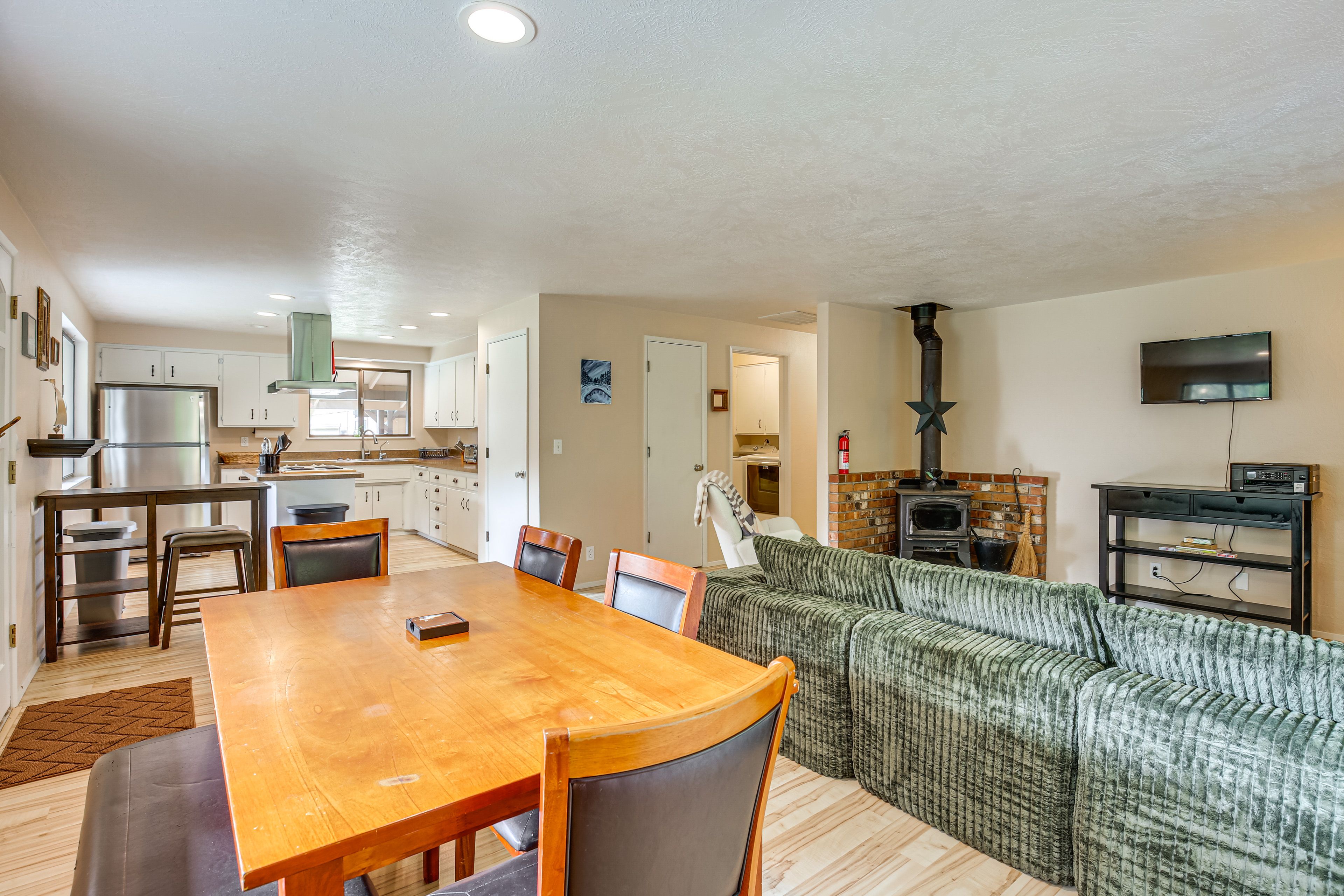 Kitchen | Dining Area