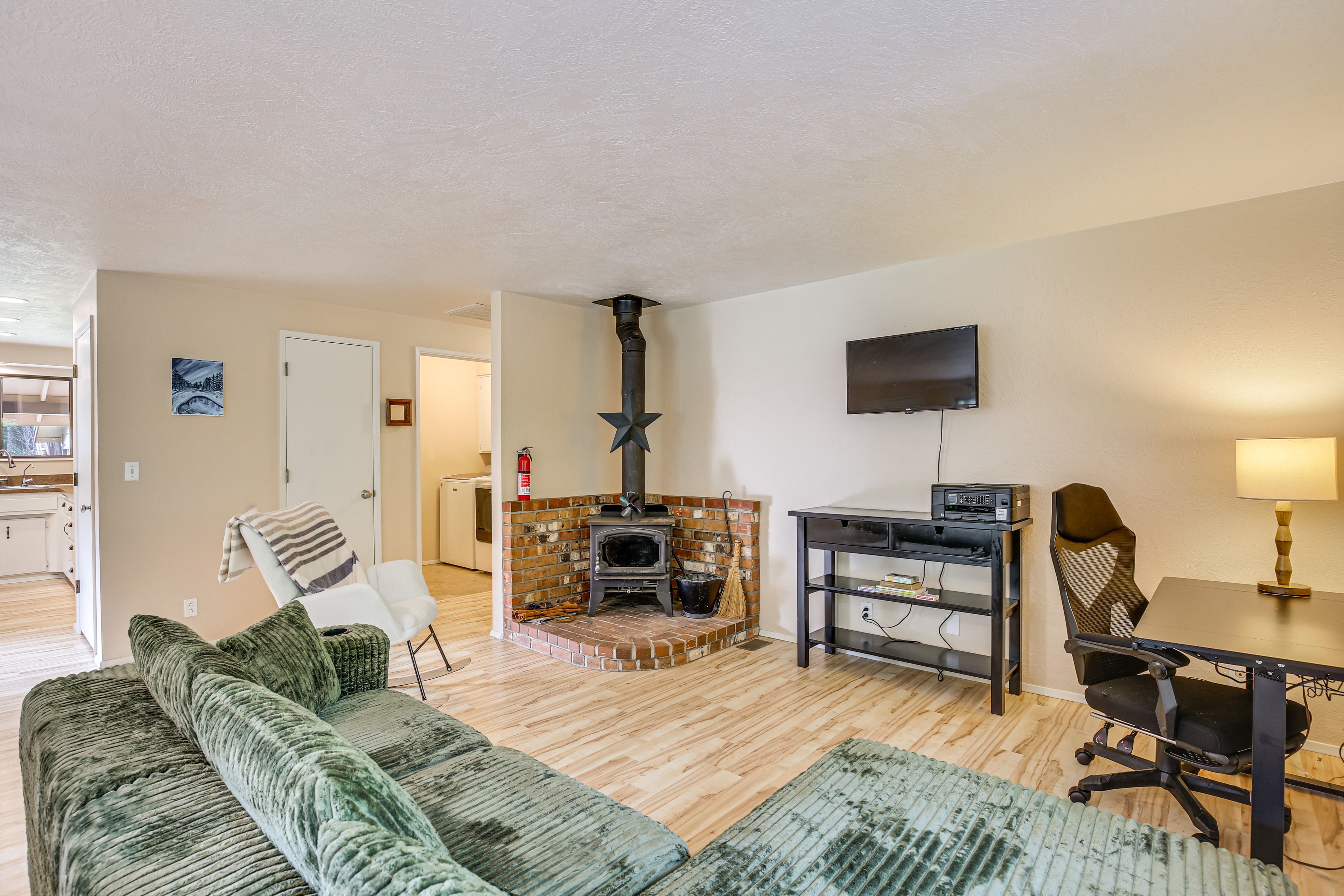 Cottage Grove Vacation Rental | 2BR | 2BA | 1,216 Sq Ft