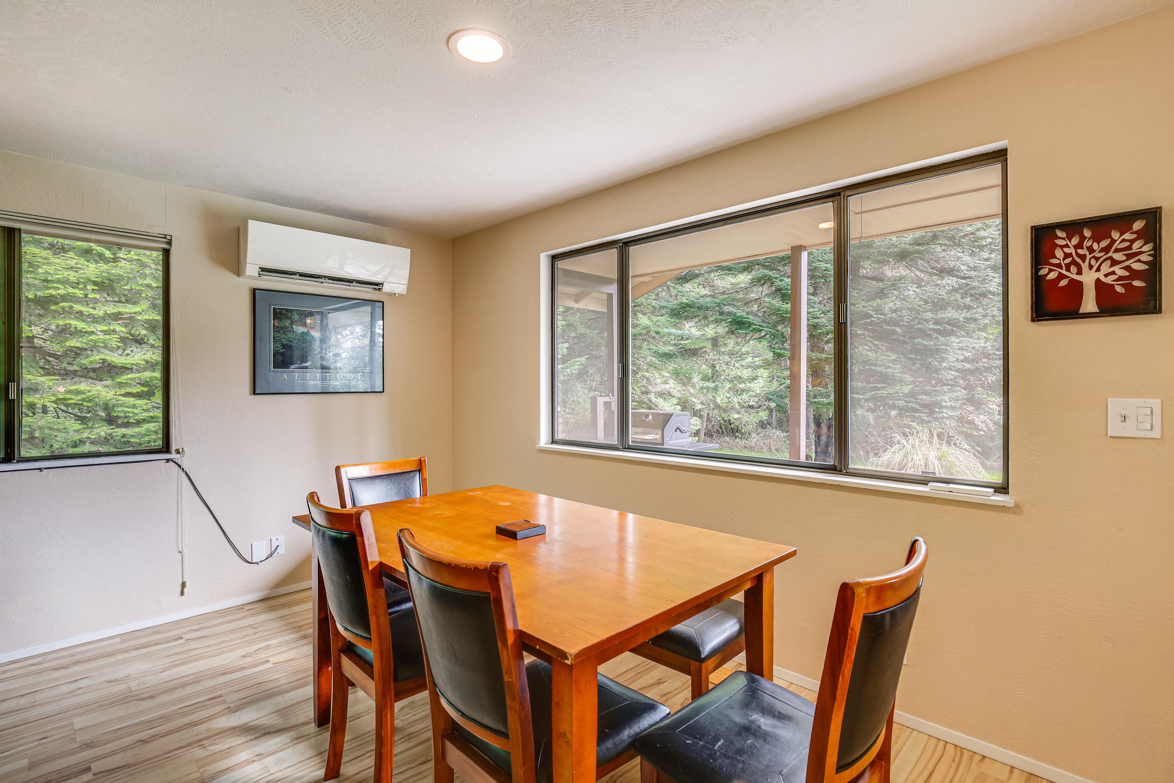 Dining Area | Dishware & Flatware
