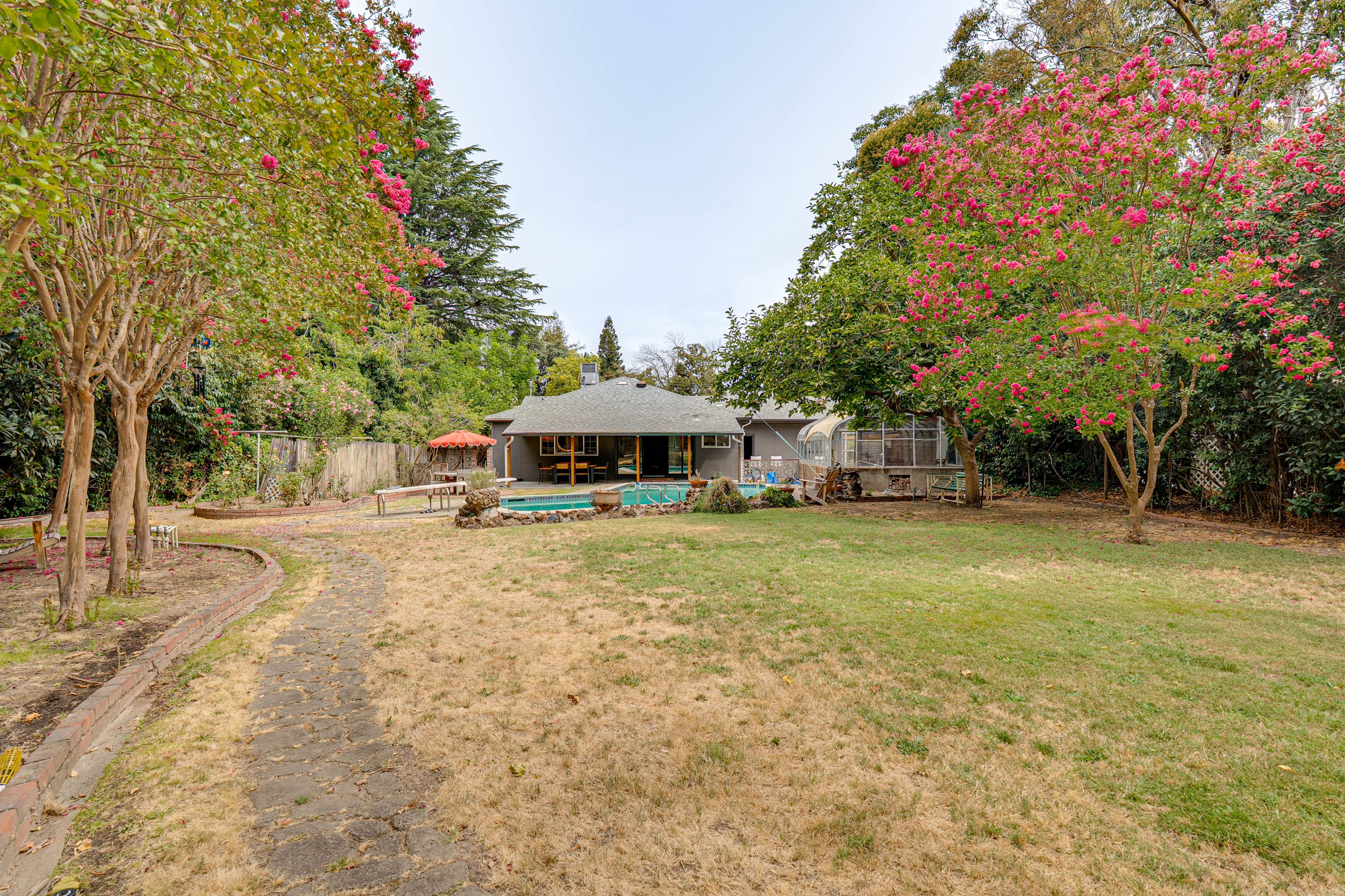 Spacious Yard