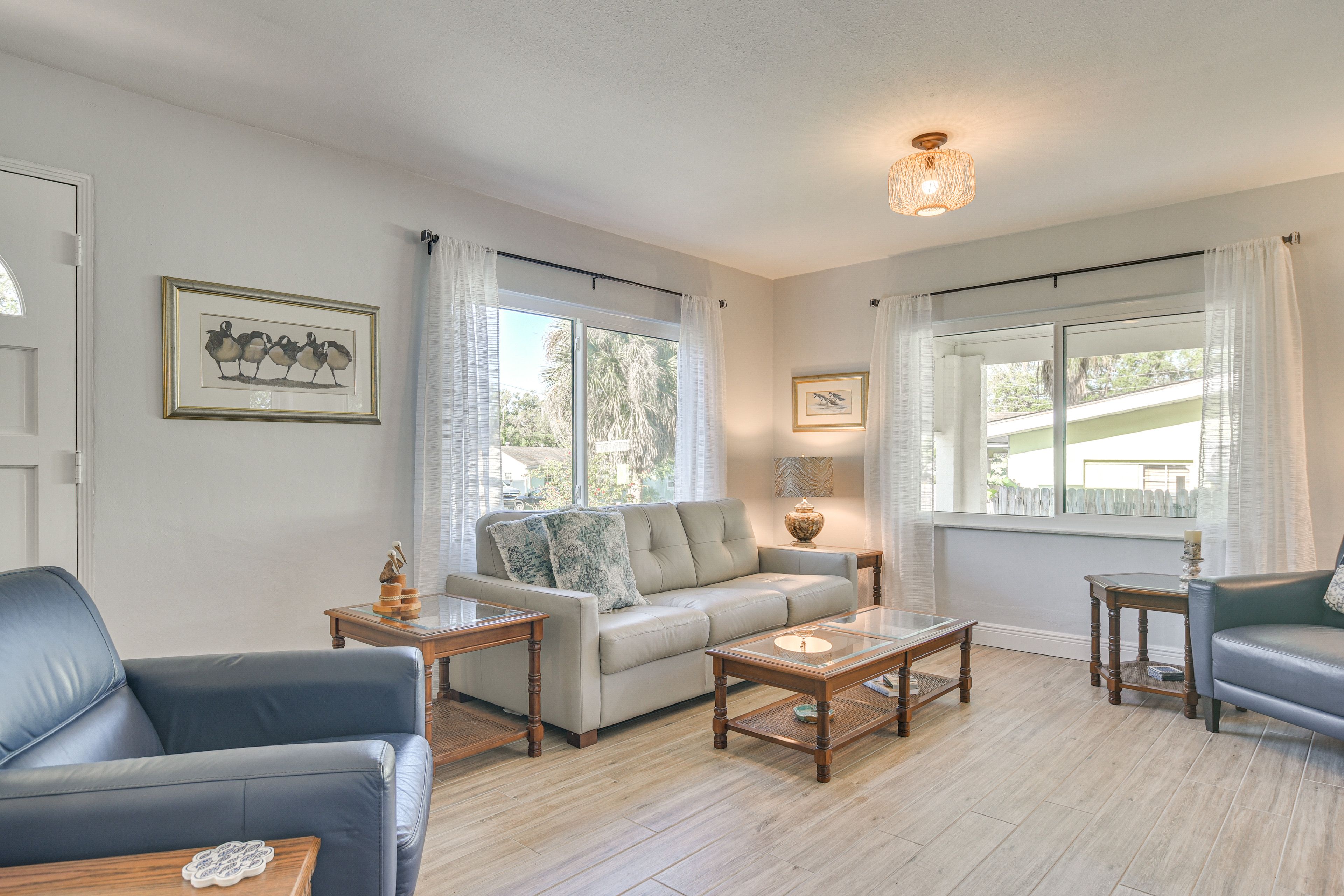 Living Room | Queen Sleeper Sofa