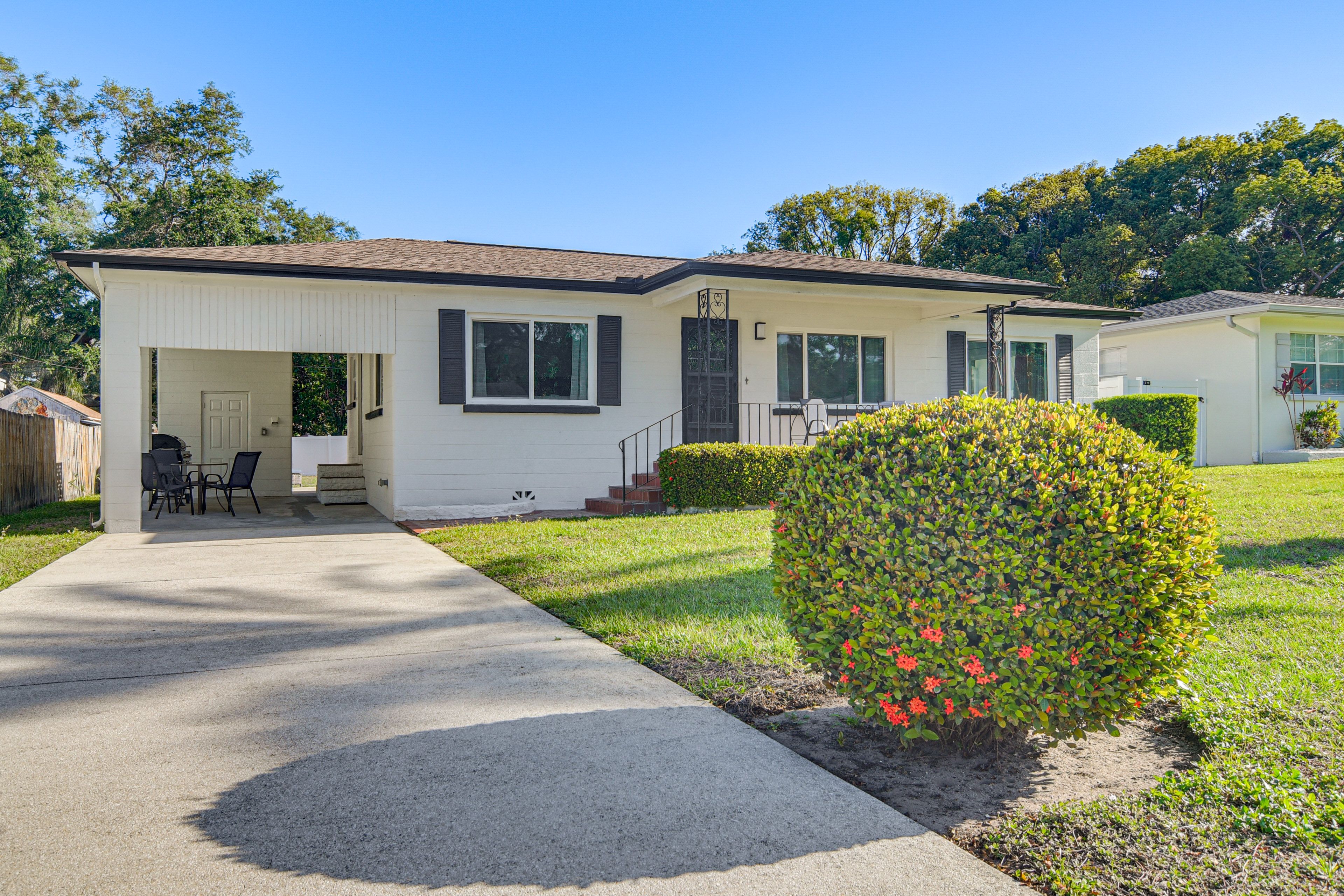 Parking | Driveway (2 Vehicles) | Street (First-Come, First-Served Basis)