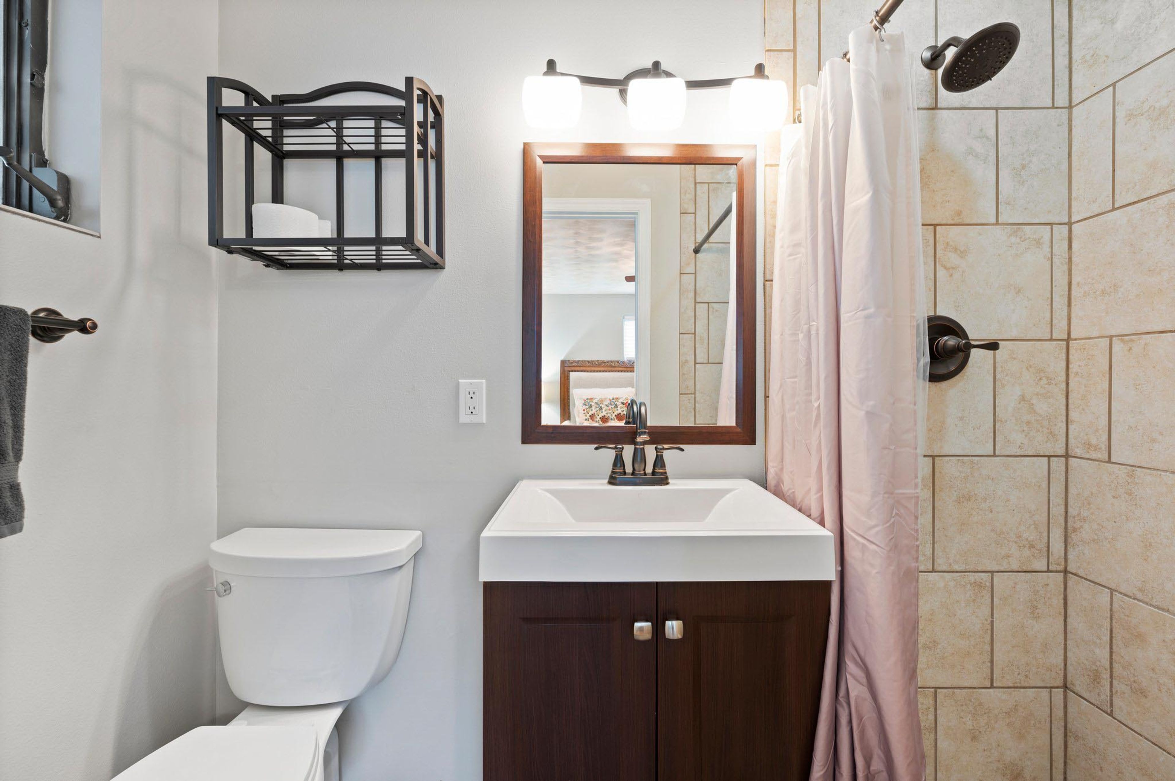Full Bathroom