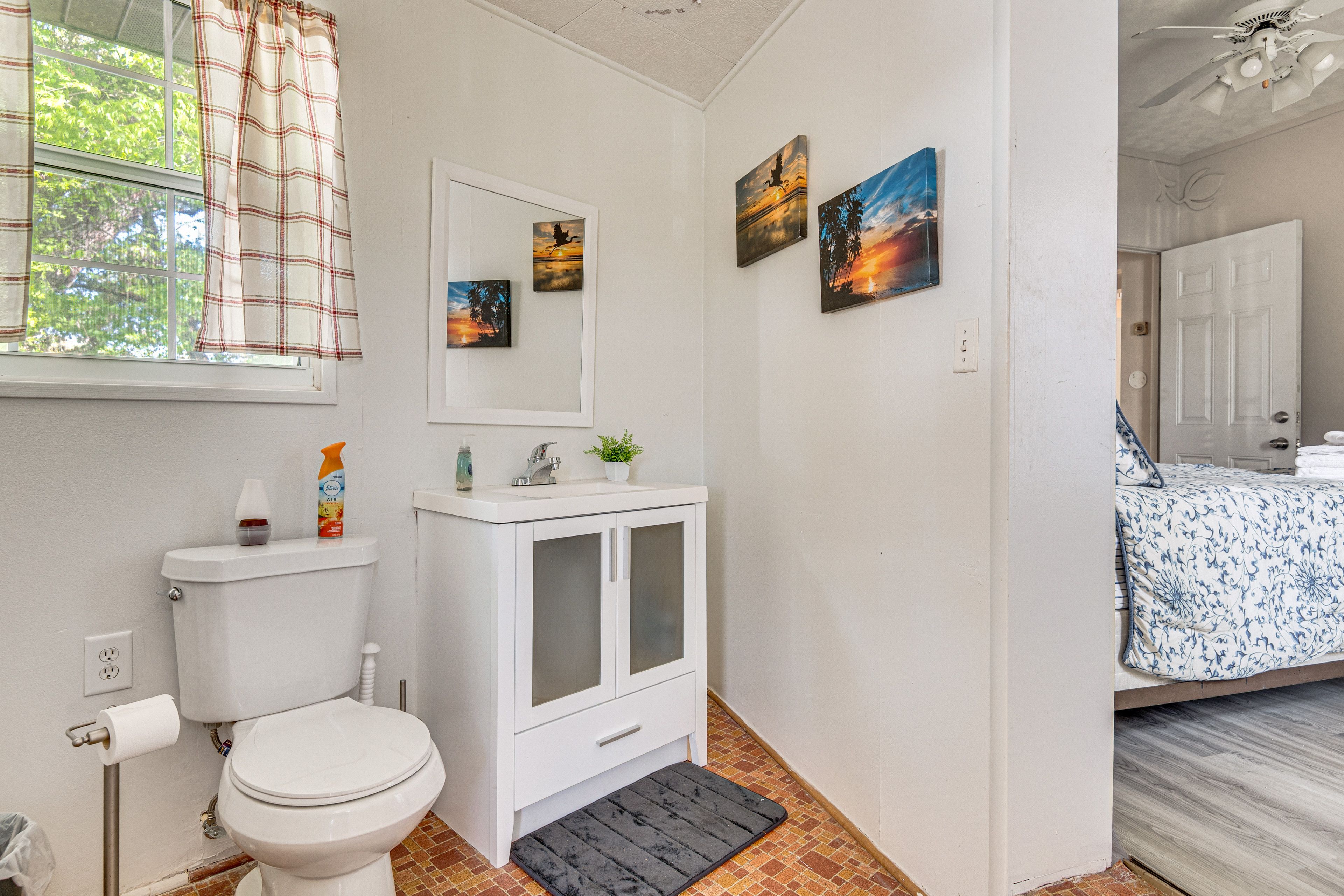 Full Bathroom
