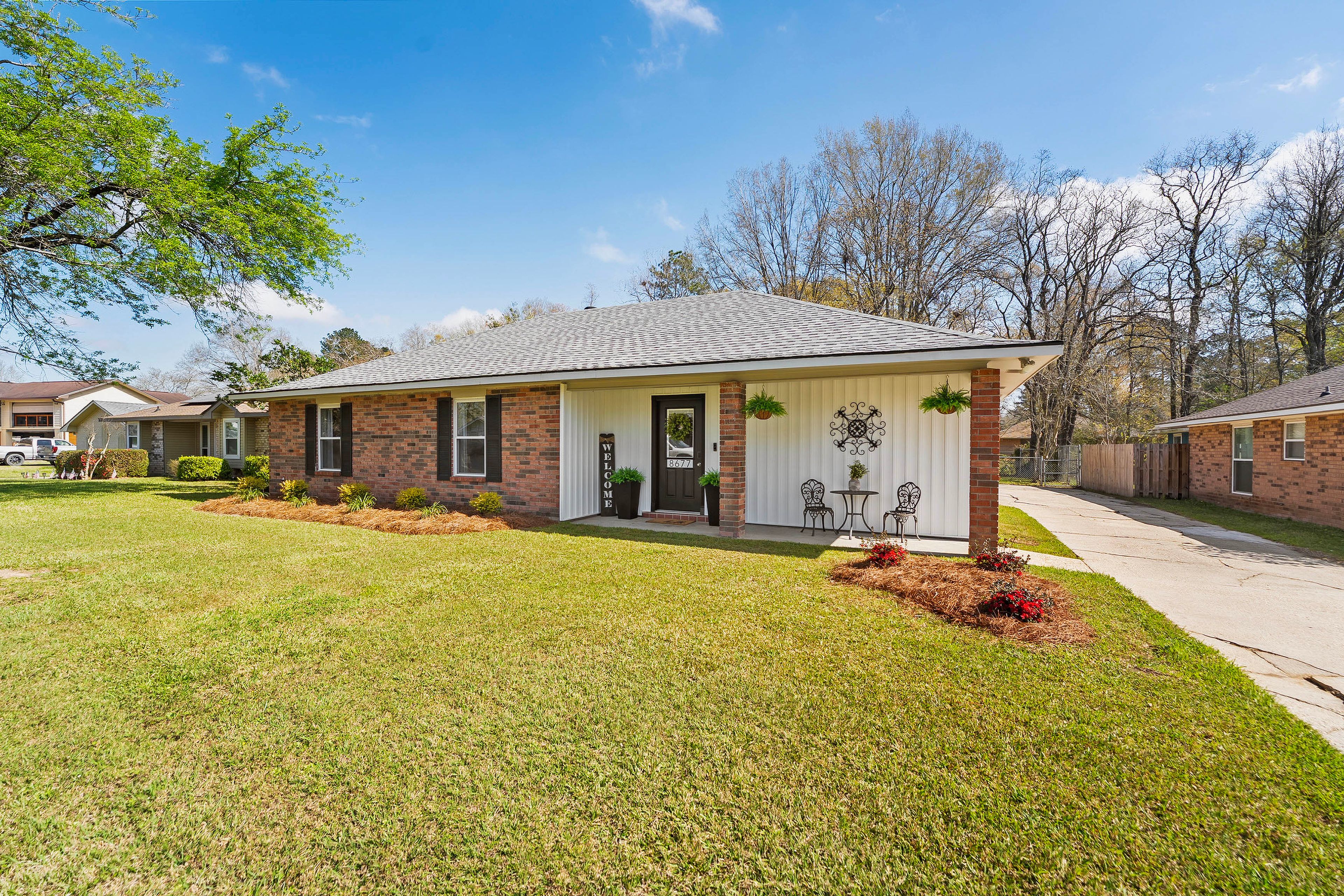 Parking | Carport (1 Vehicle) | Driveway (4 Vehicles)