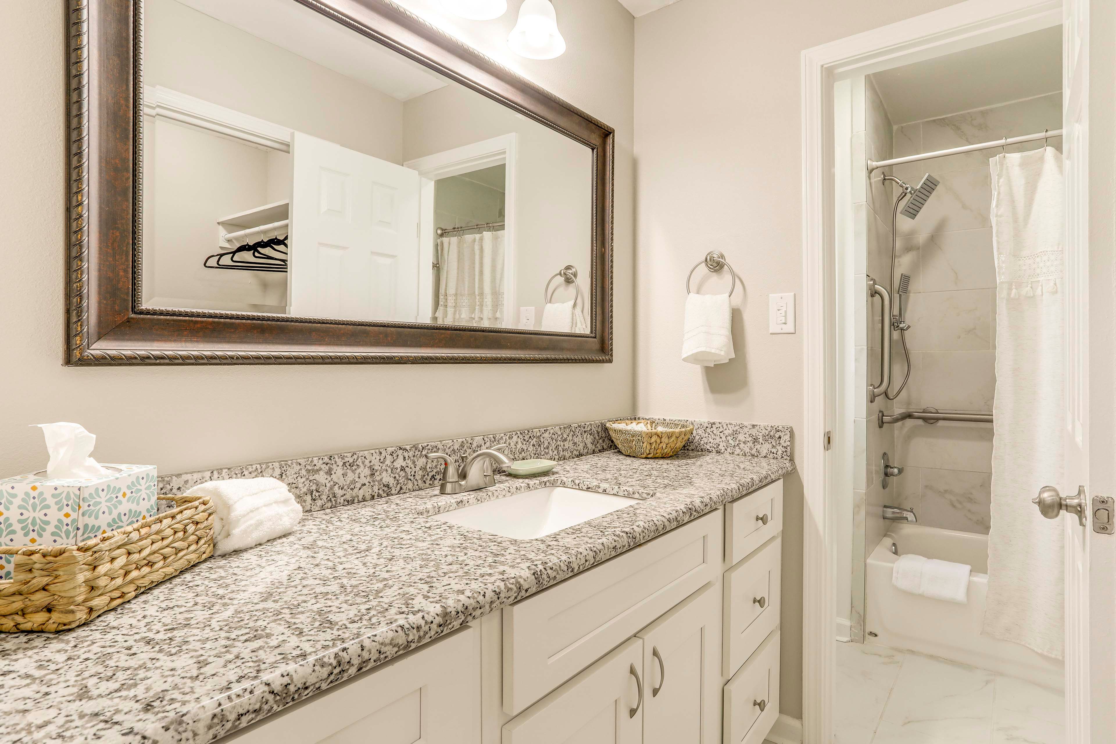 En-Suite Bathroom | Walk-In Closet