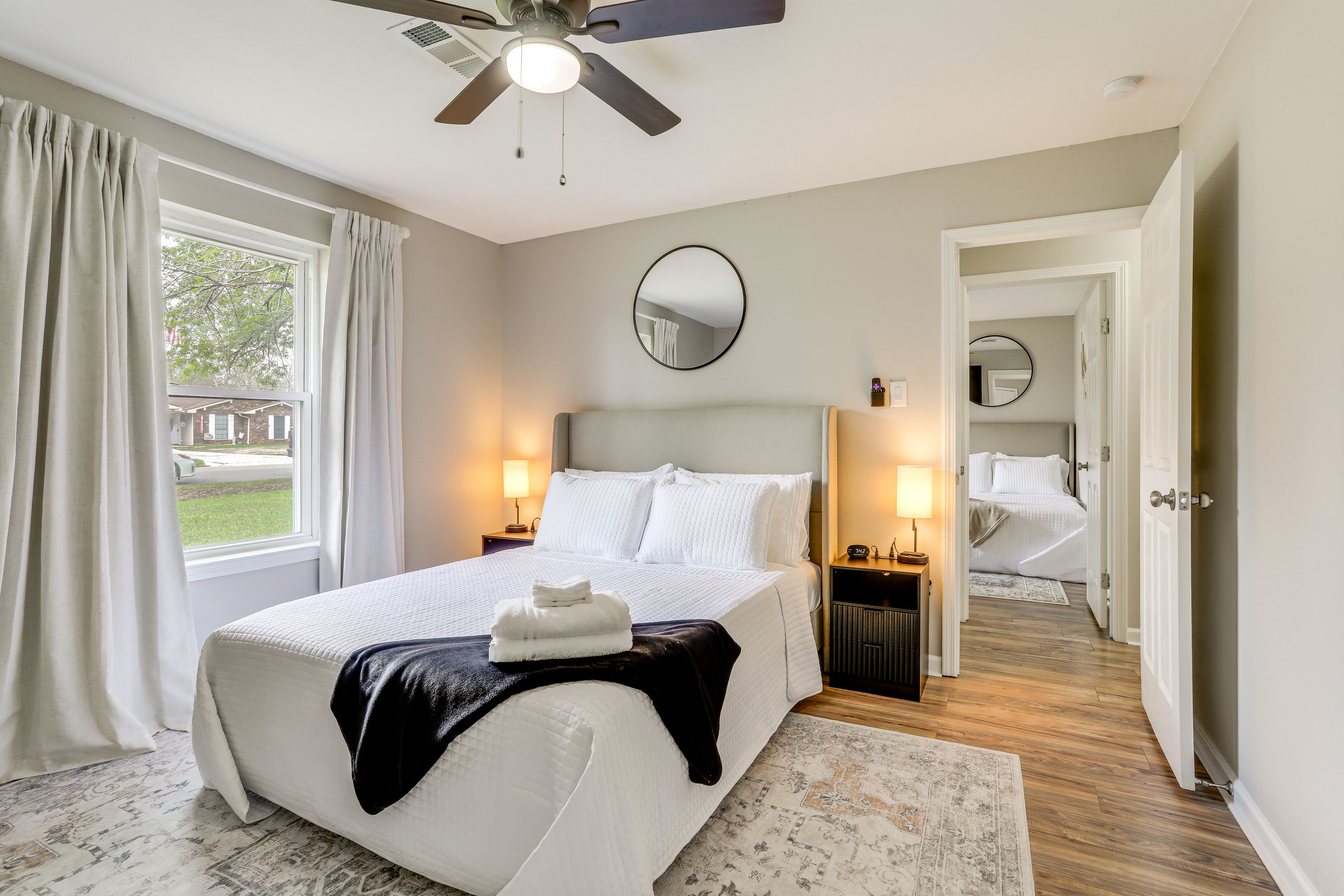 Bedroom 2 | Queen Bed