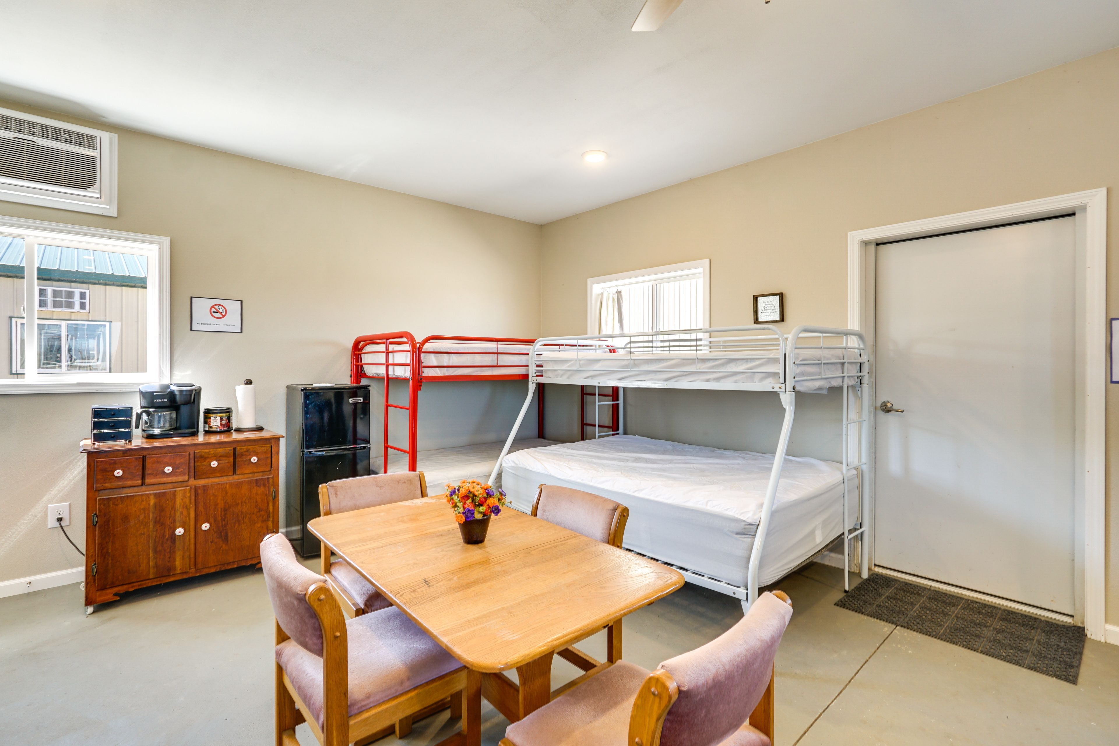 Studio | Twin Bunk Bed | Twin/Full Bunk Bed