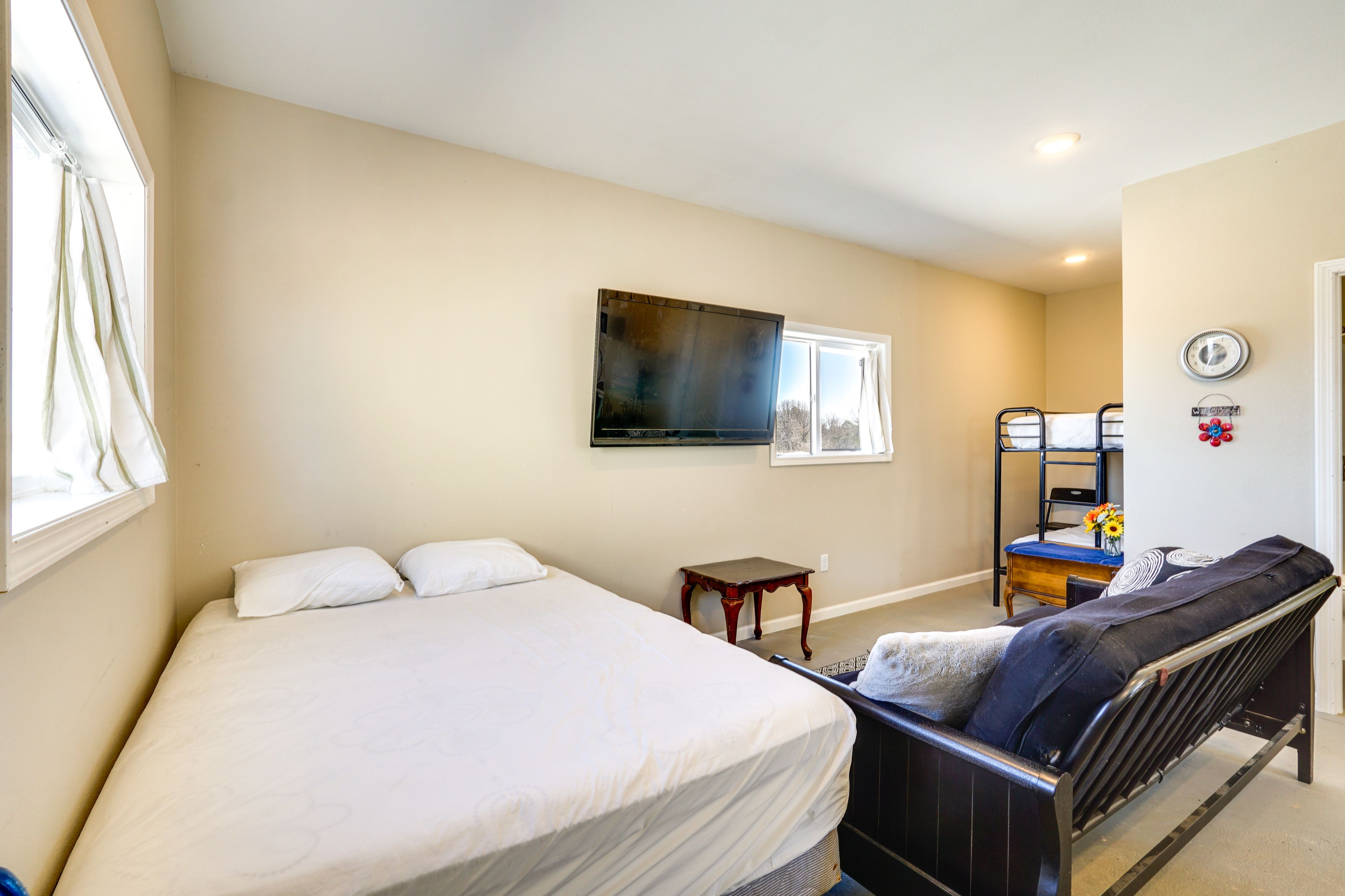 Studio | Living Area | Queen Bed | Full Futon