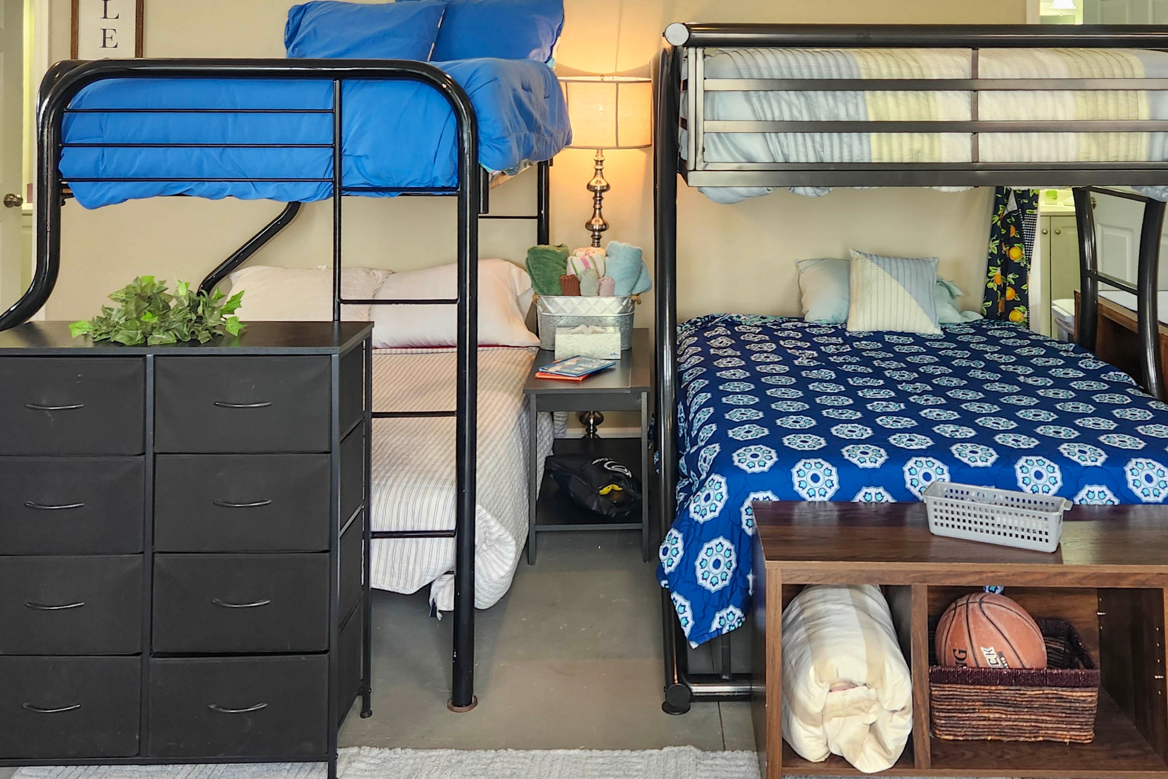 Studio | Full Bunk Bed | Twin/Full Bunk Bed