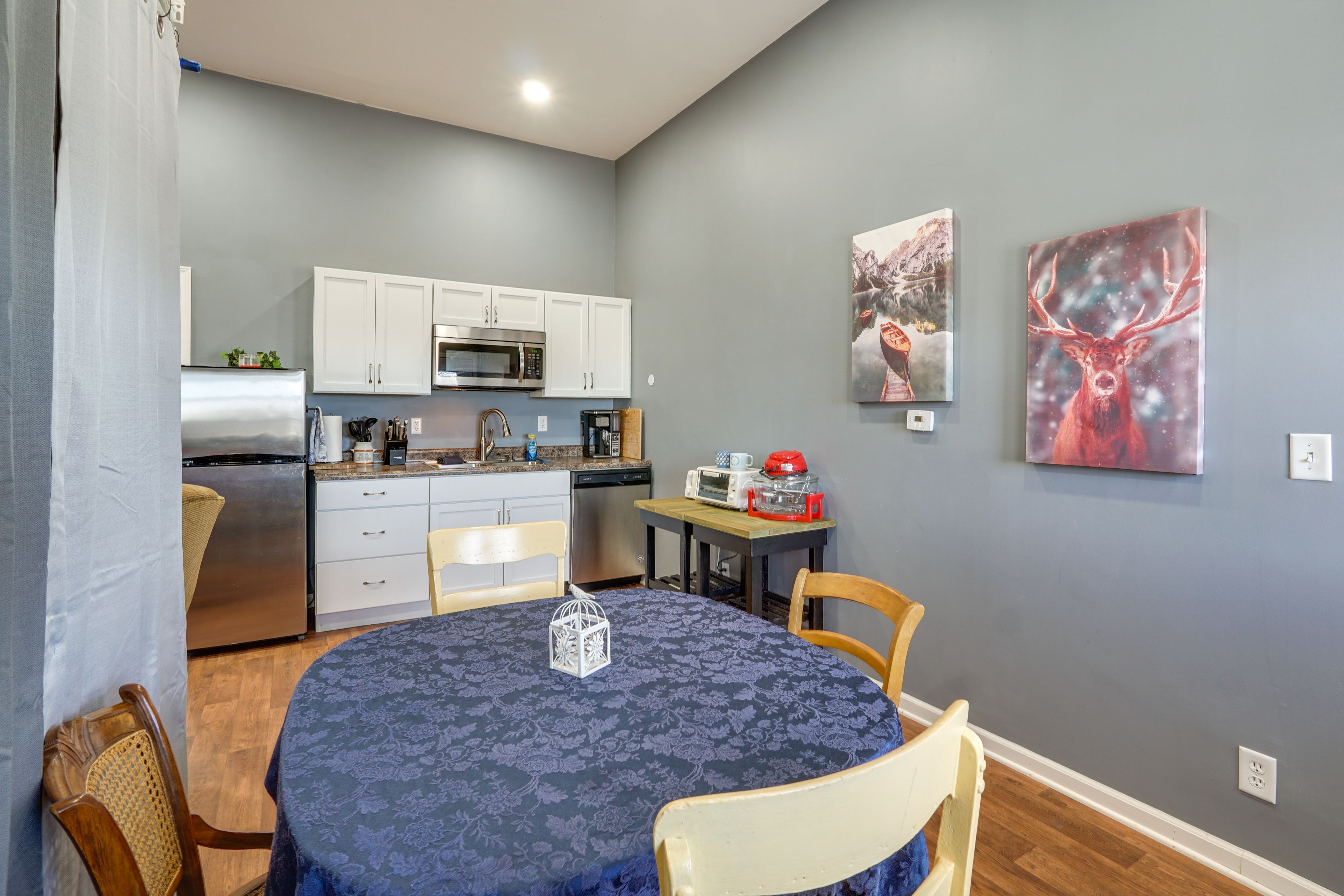 Kitchenette | Dining Area
