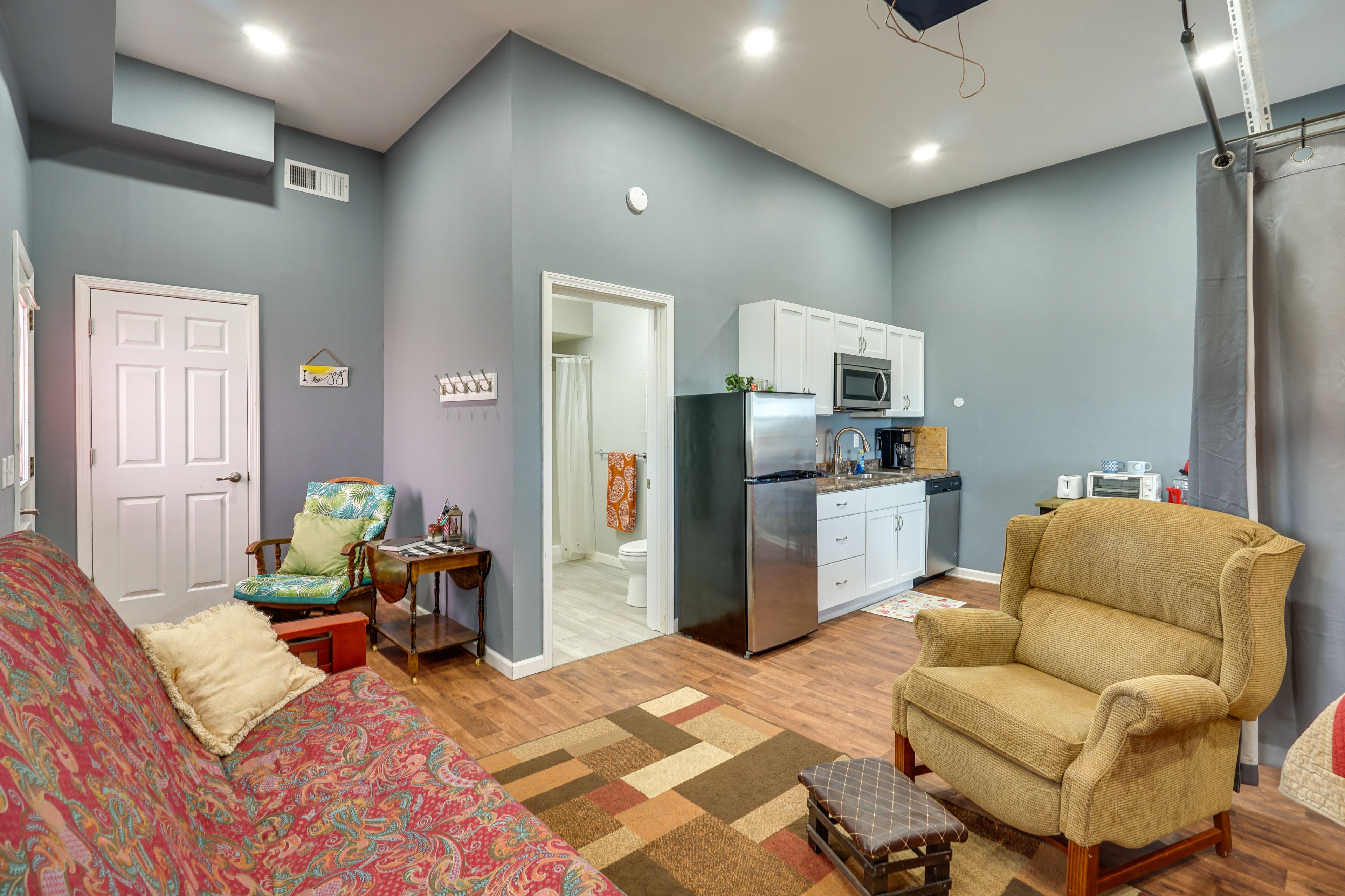 Living Area | Full Futon