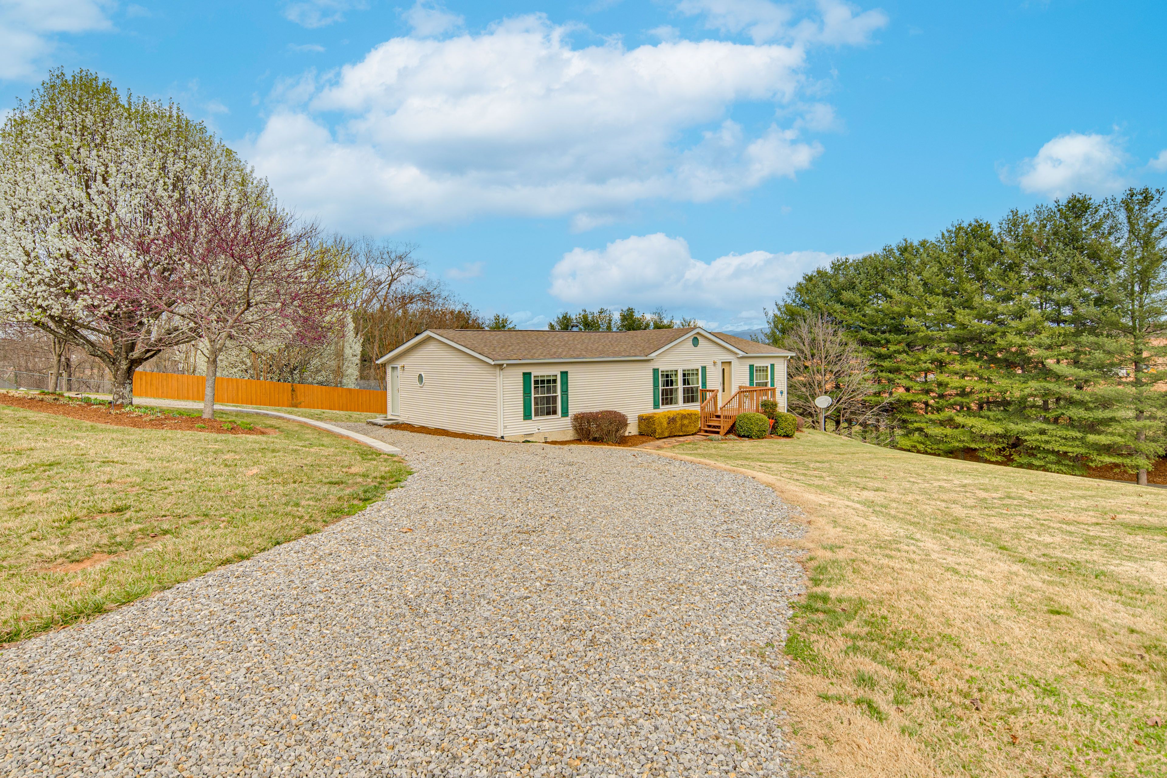 Parking | Driveway (2 Vehicles)