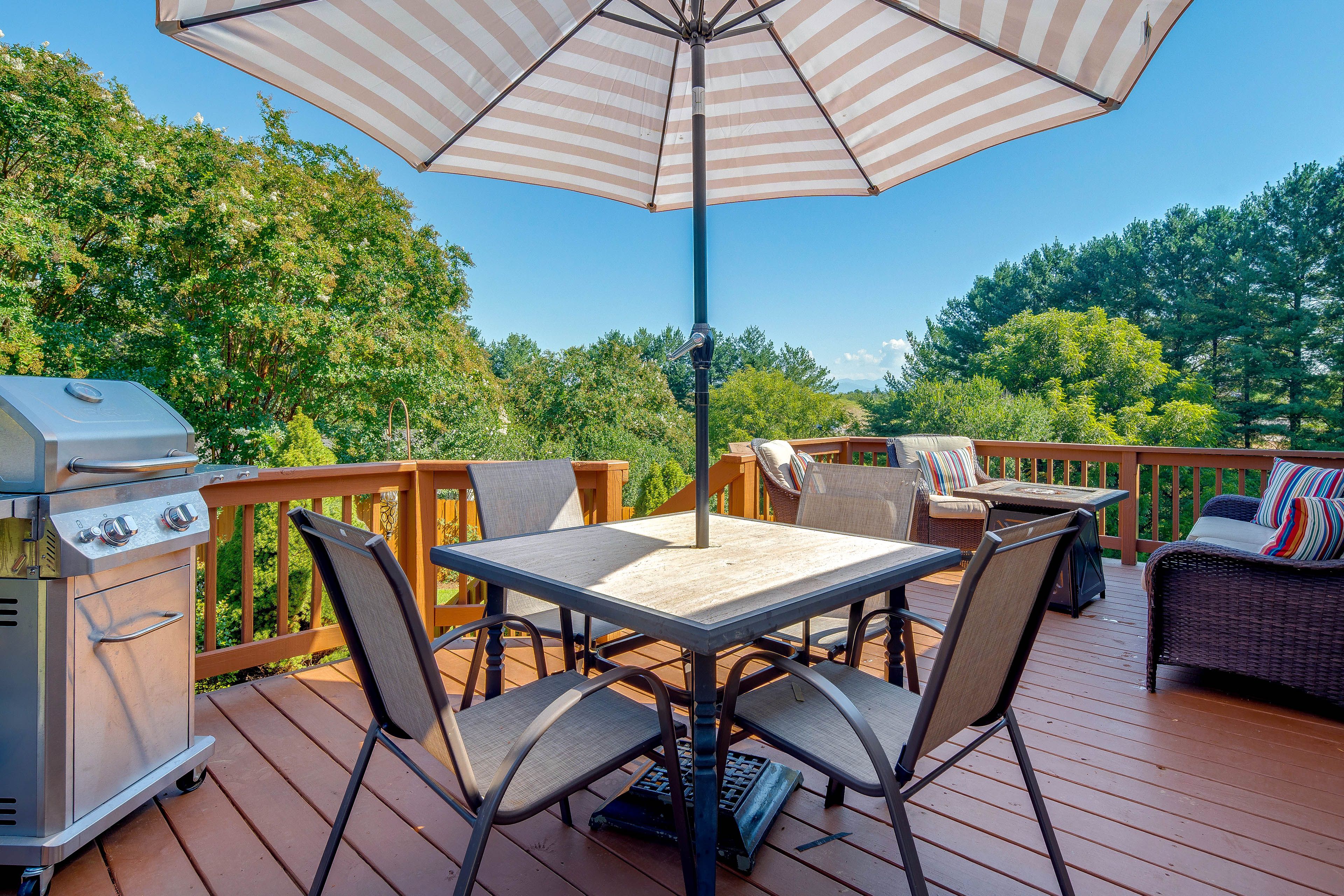 Furnished Deck | Sitting Area with Fire Table | Dining Table and Grill