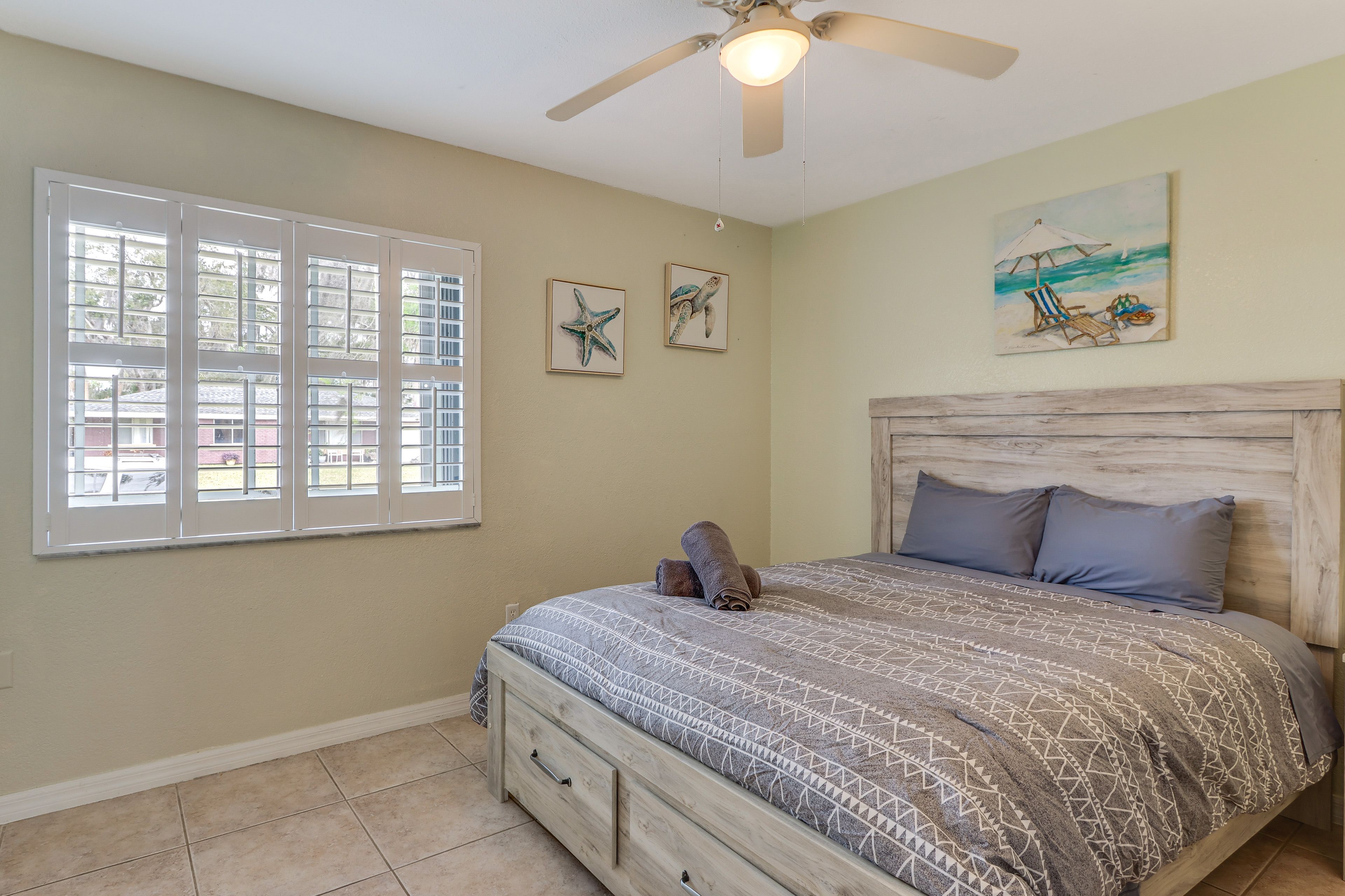 Bedroom 2 | Queen Bed