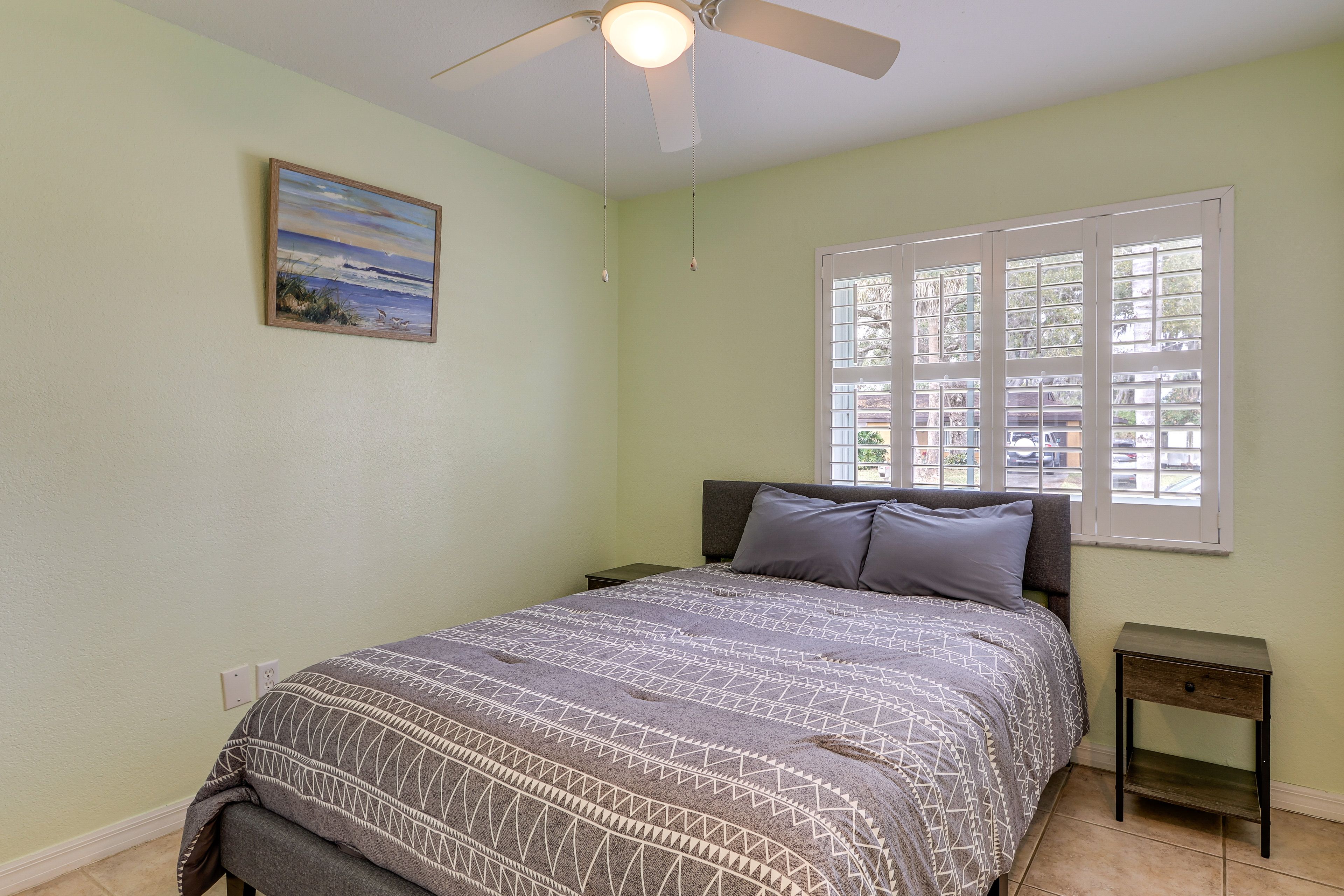 Bedroom 3 | Queen Bed