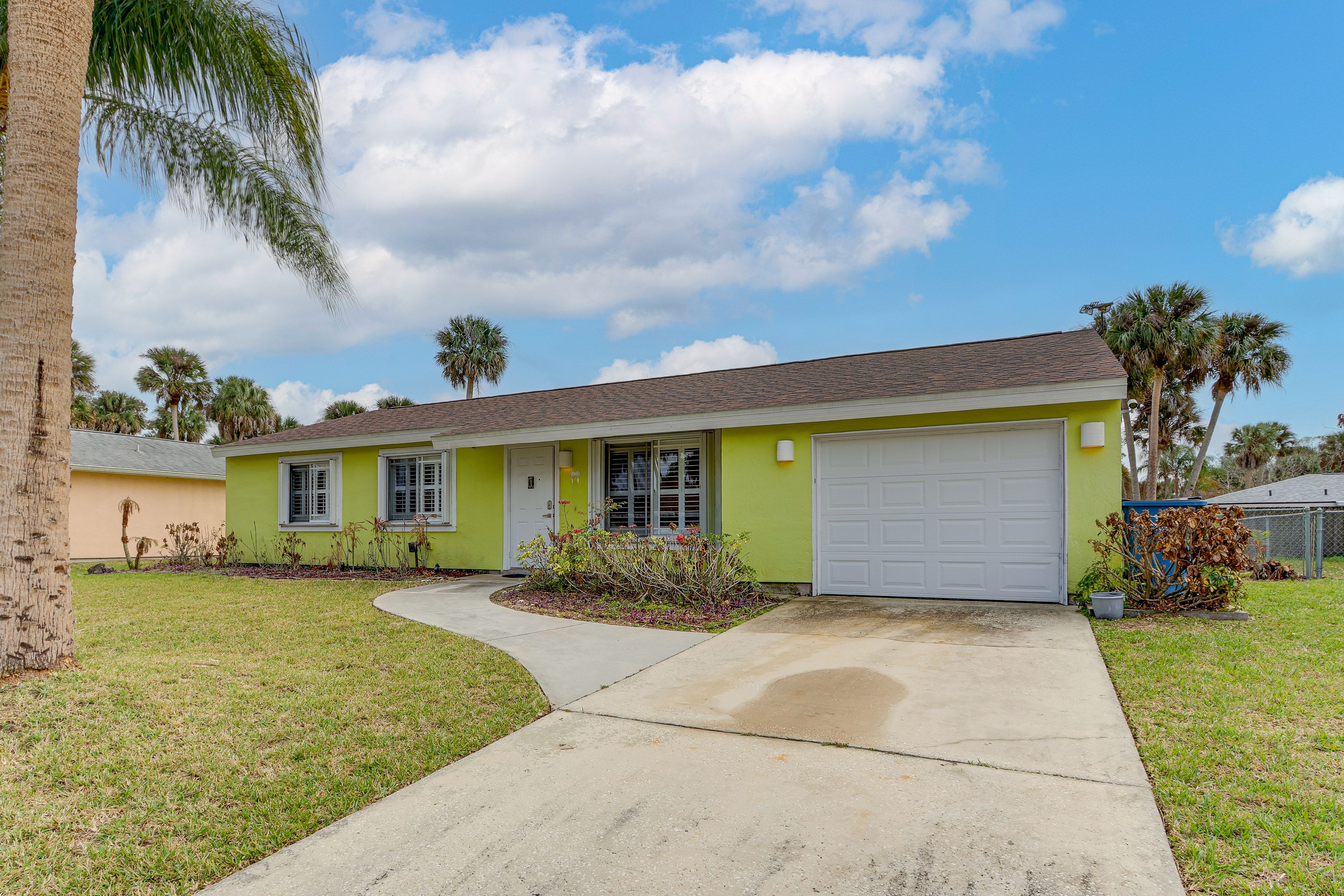 Exterior | Single-Story House | 10 Mi to Beaches