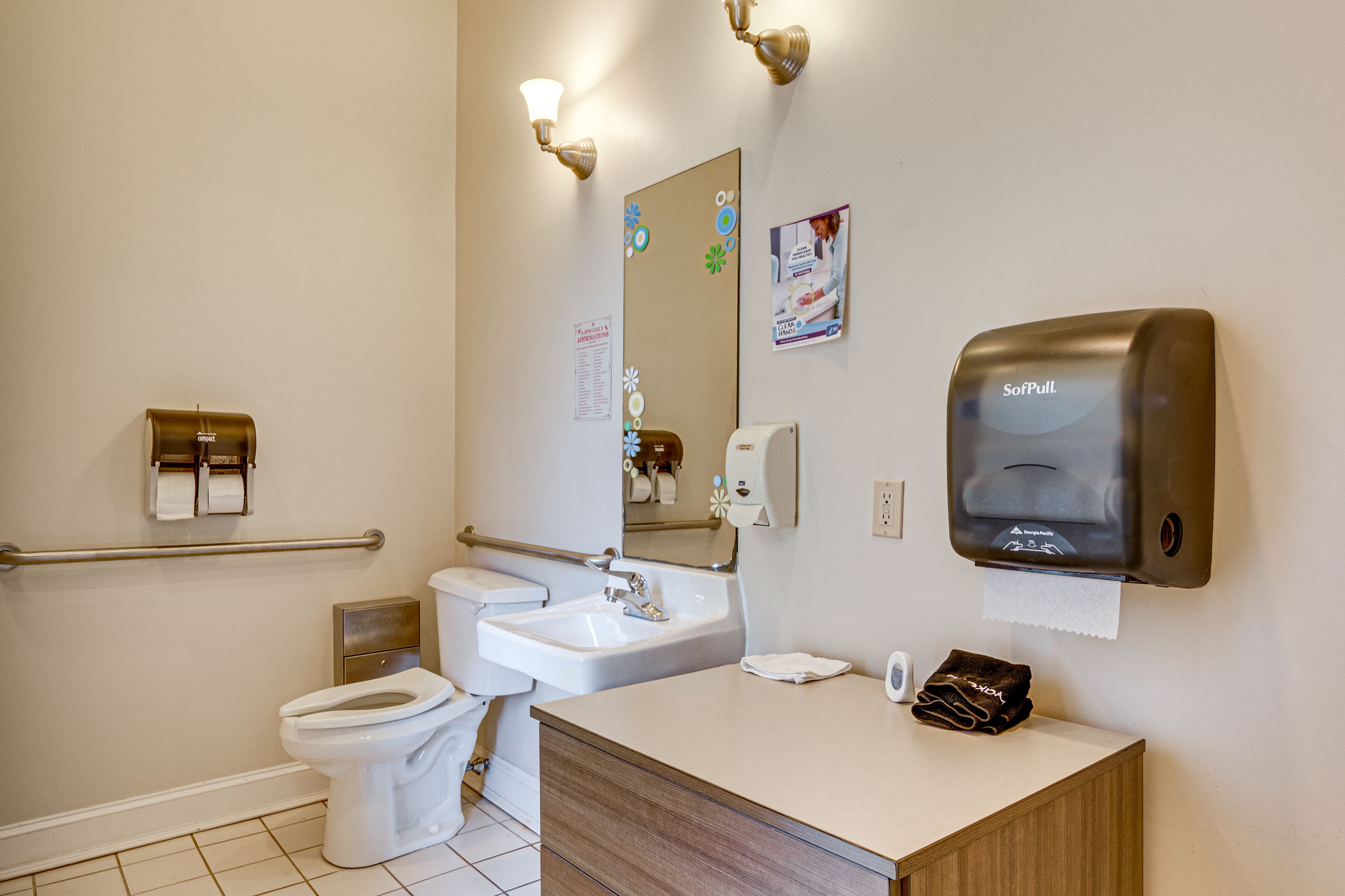 Full Bathroom | Towels & Linens Provided