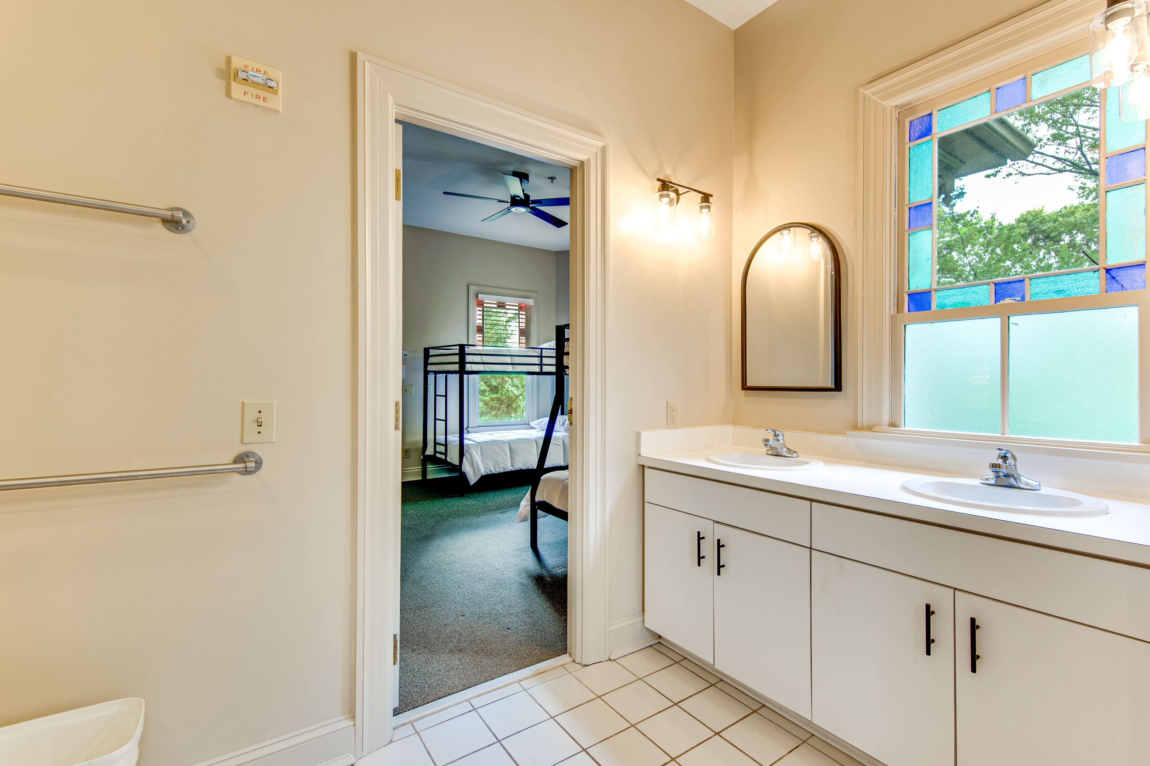 Bathroom | 2nd Floor