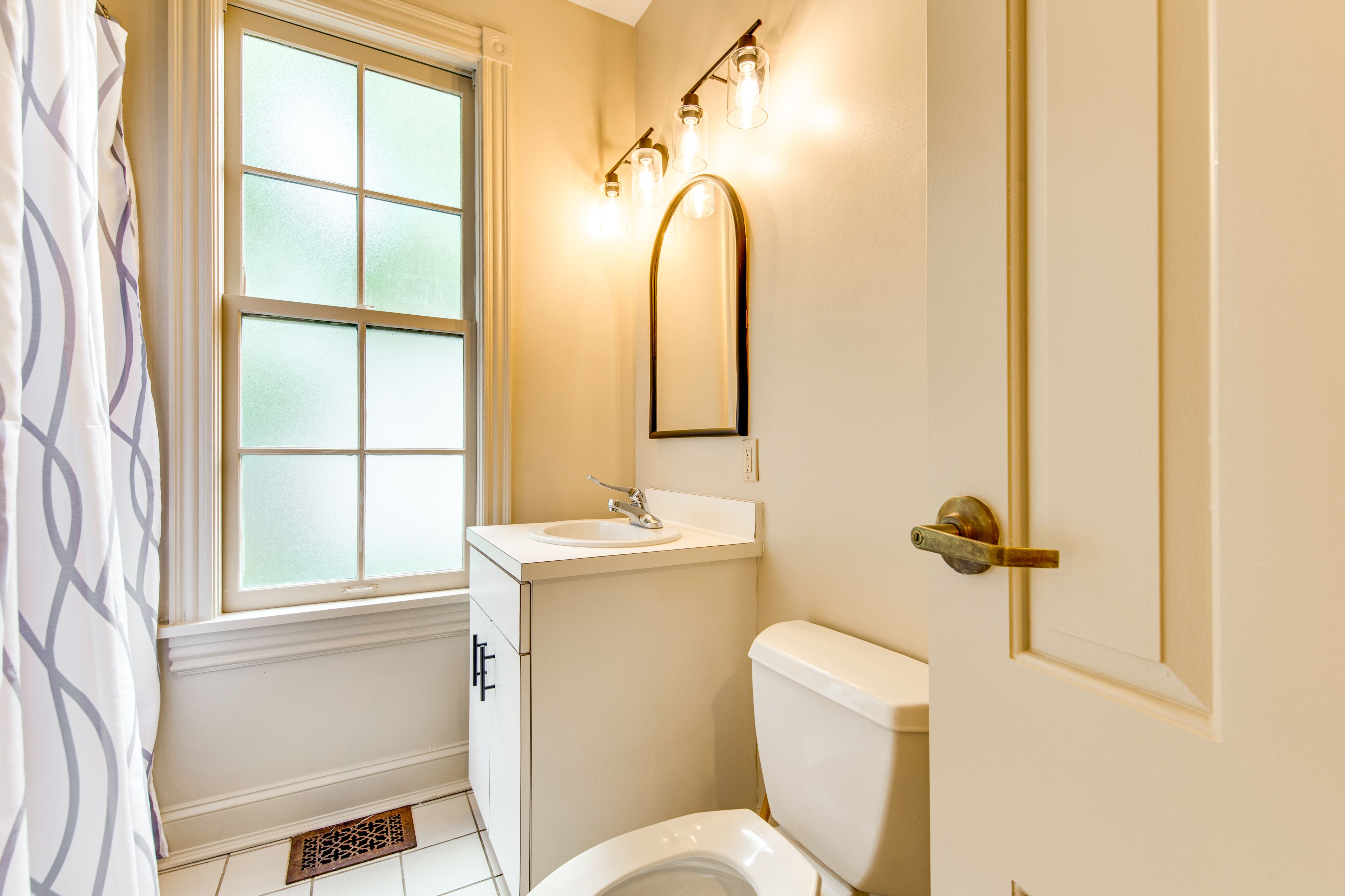 Bathroom | 1st Floor