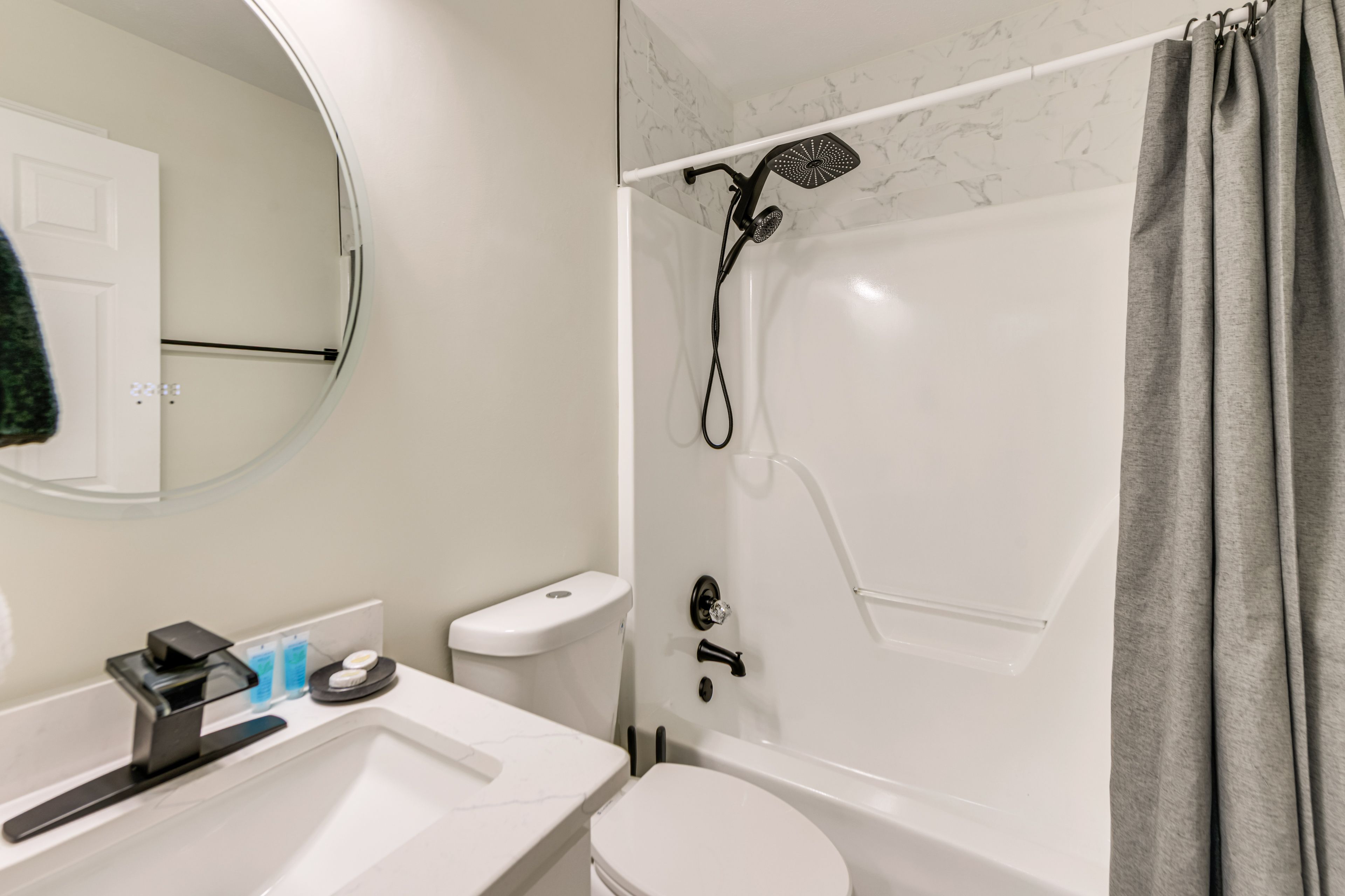 Full Bath | 1st Floor