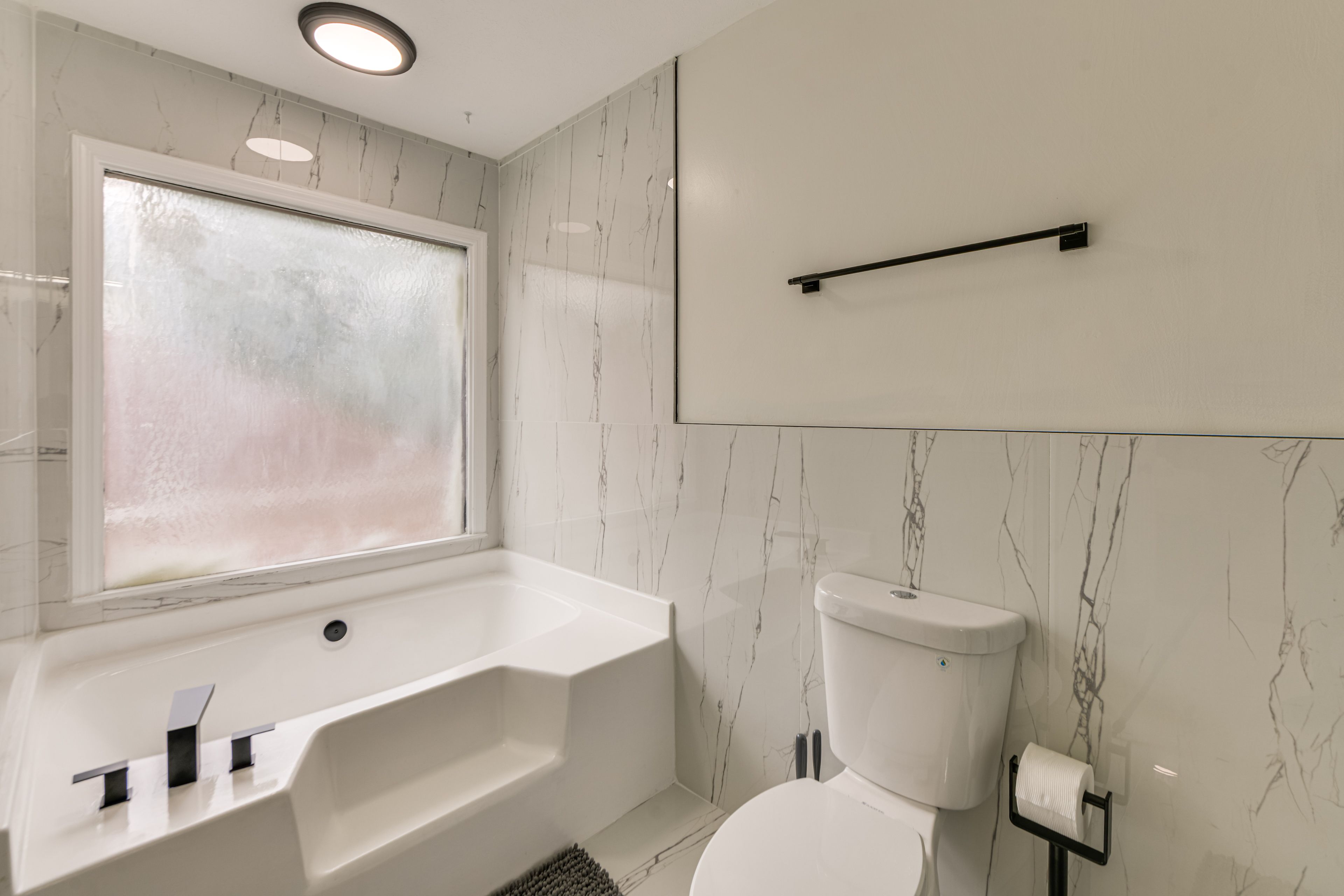 Full Bath | 2nd Floor