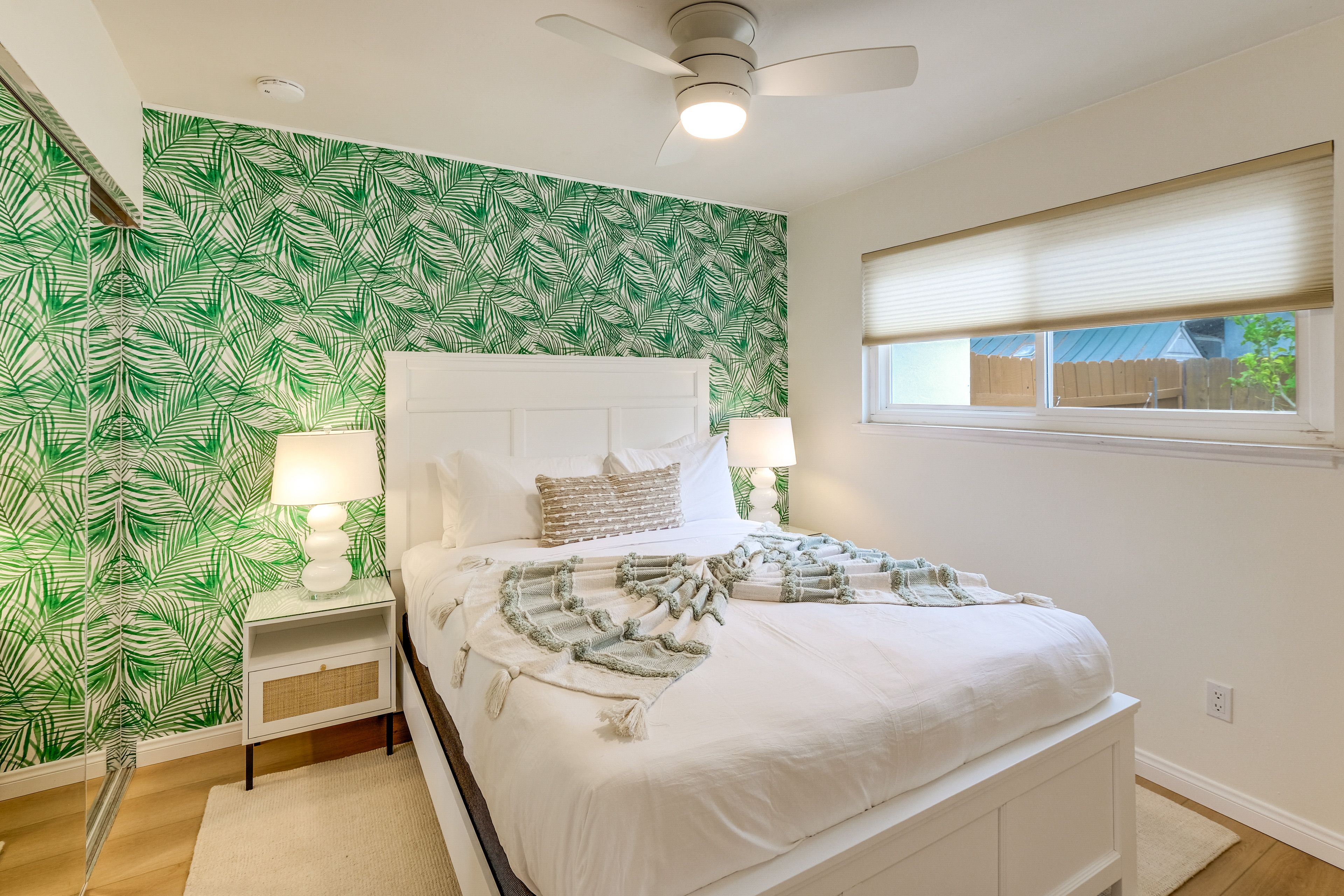Bedroom 2 | Queen Bed