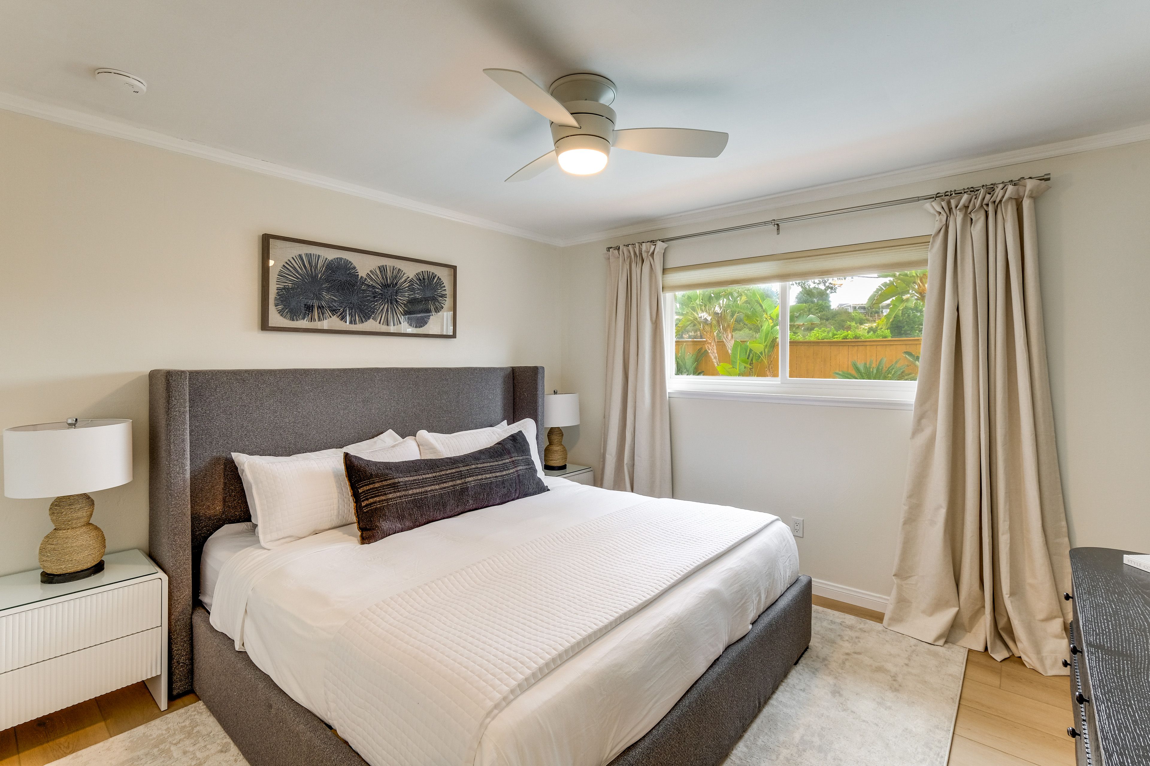 Bedroom 1 | King Bed