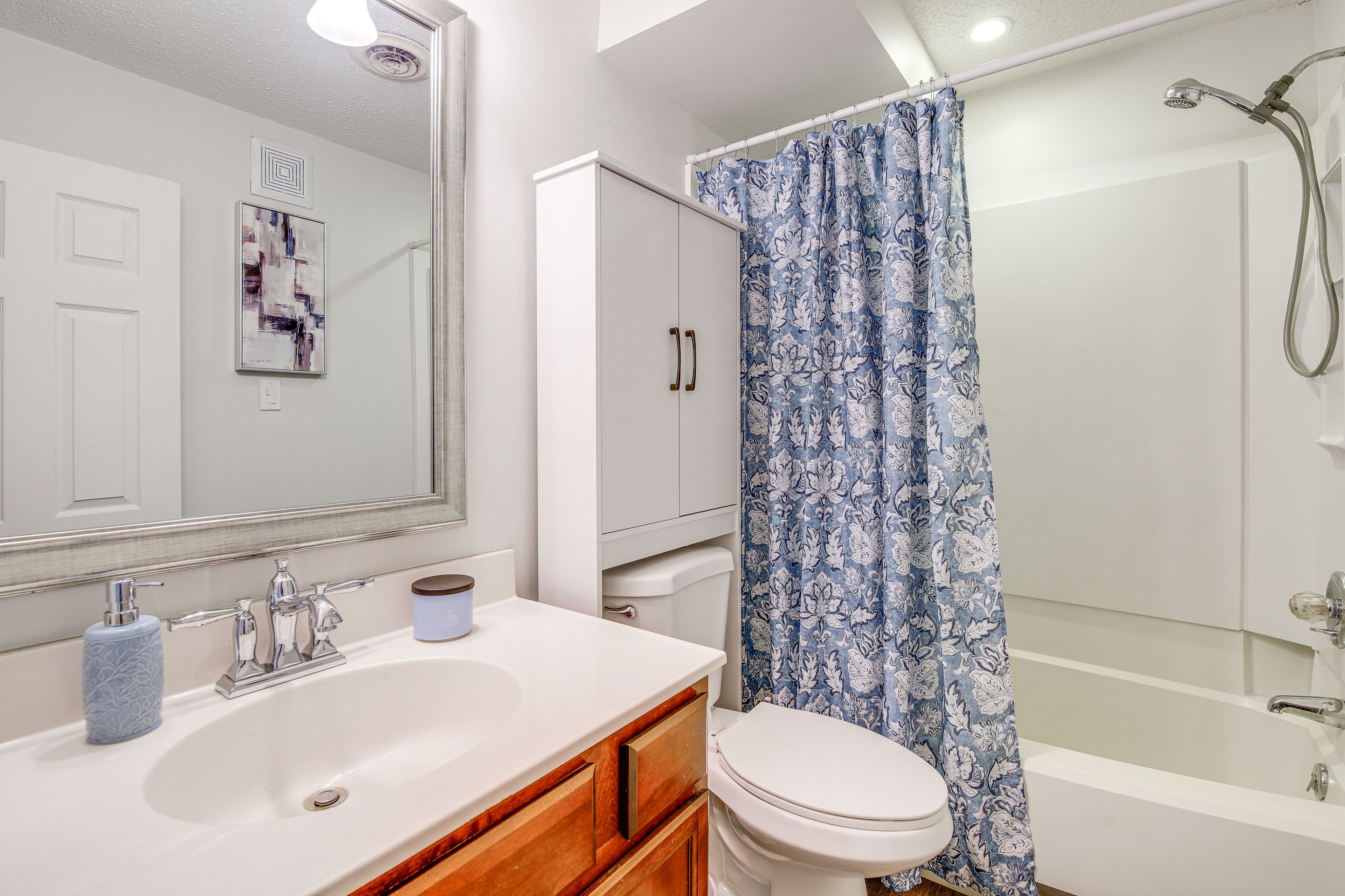 Full Bathroom | Lower Level