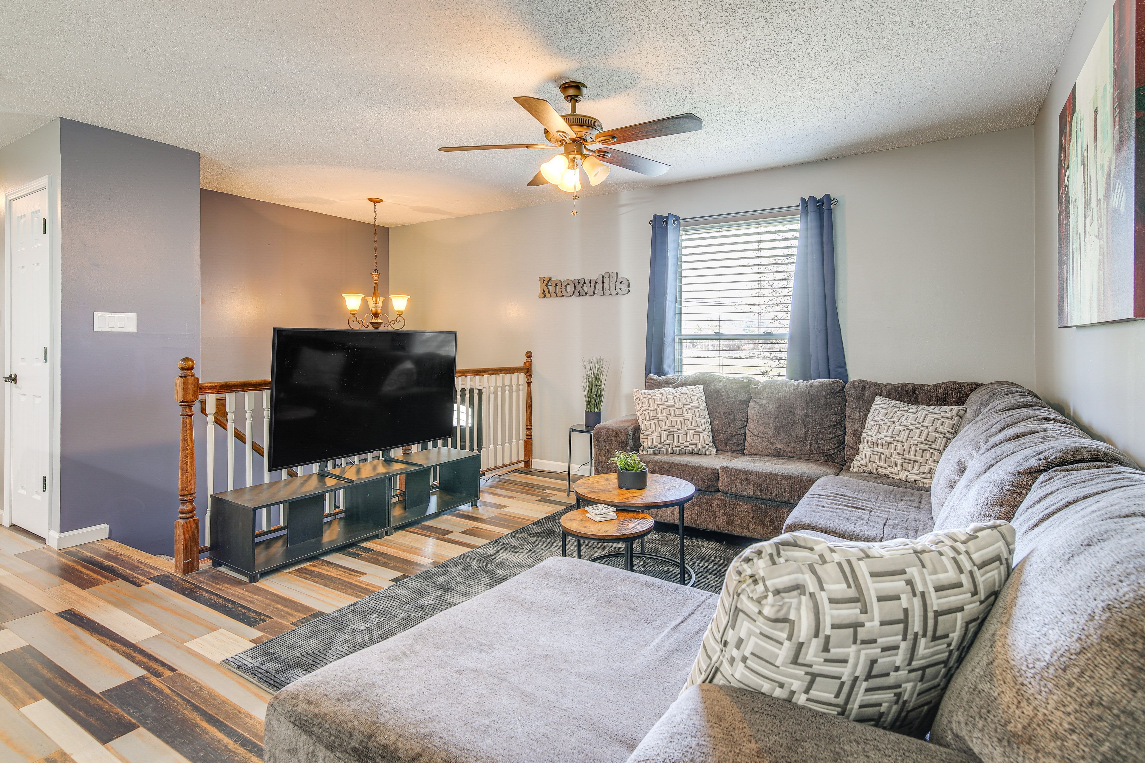 Living Room | Upper Level