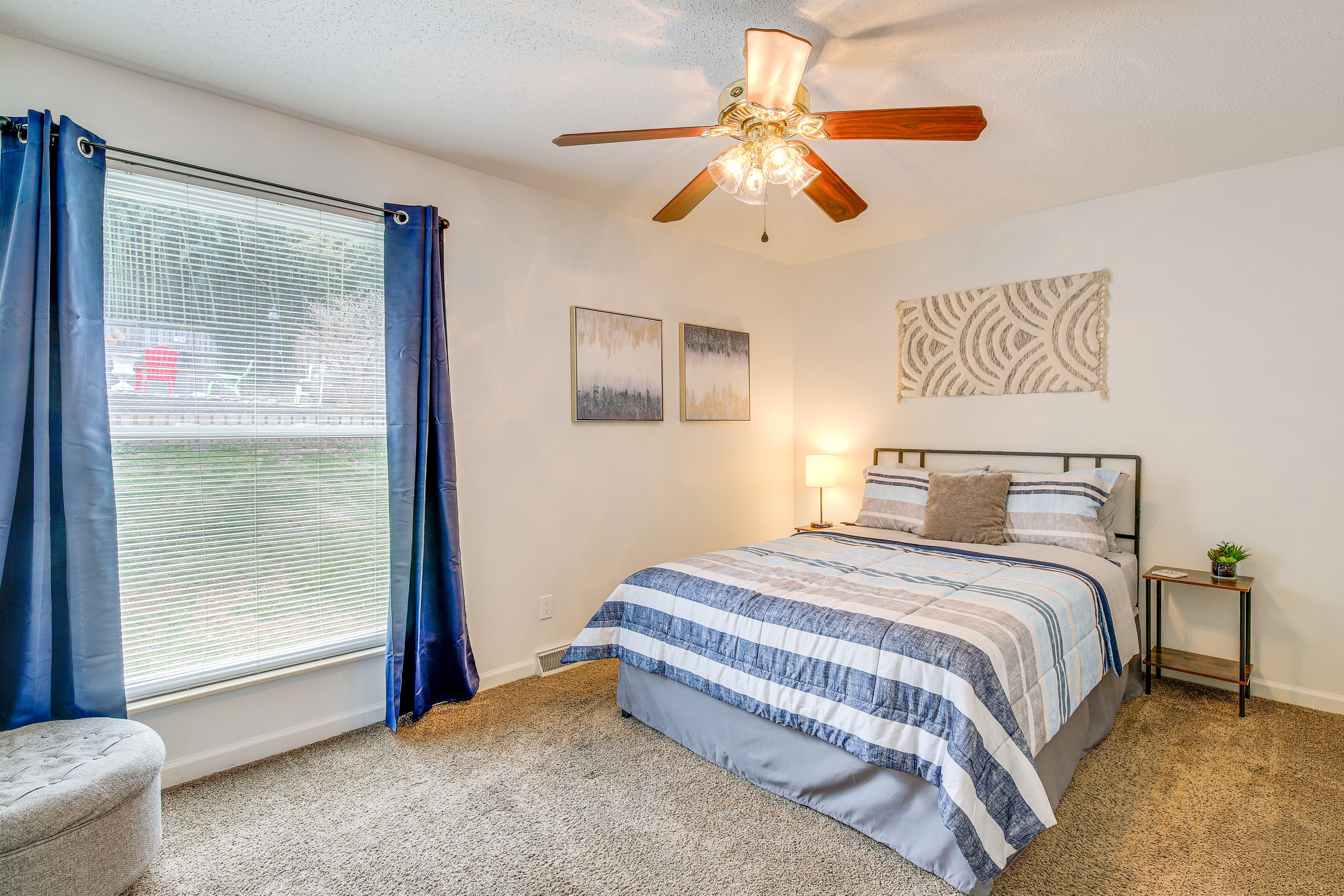 Bedroom 1 | Queen Bed | Upper Level