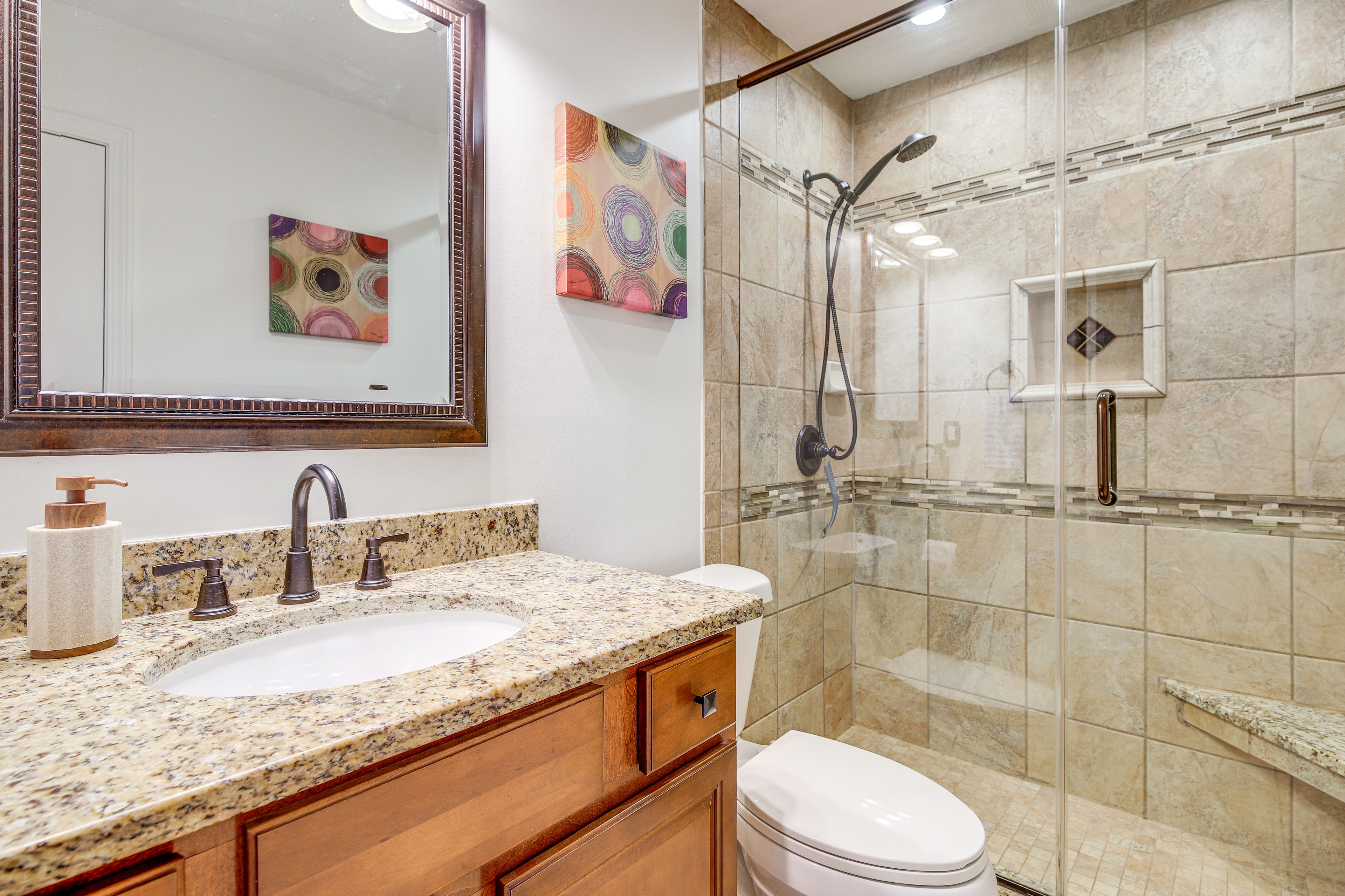Full Bathroom | Upper Level