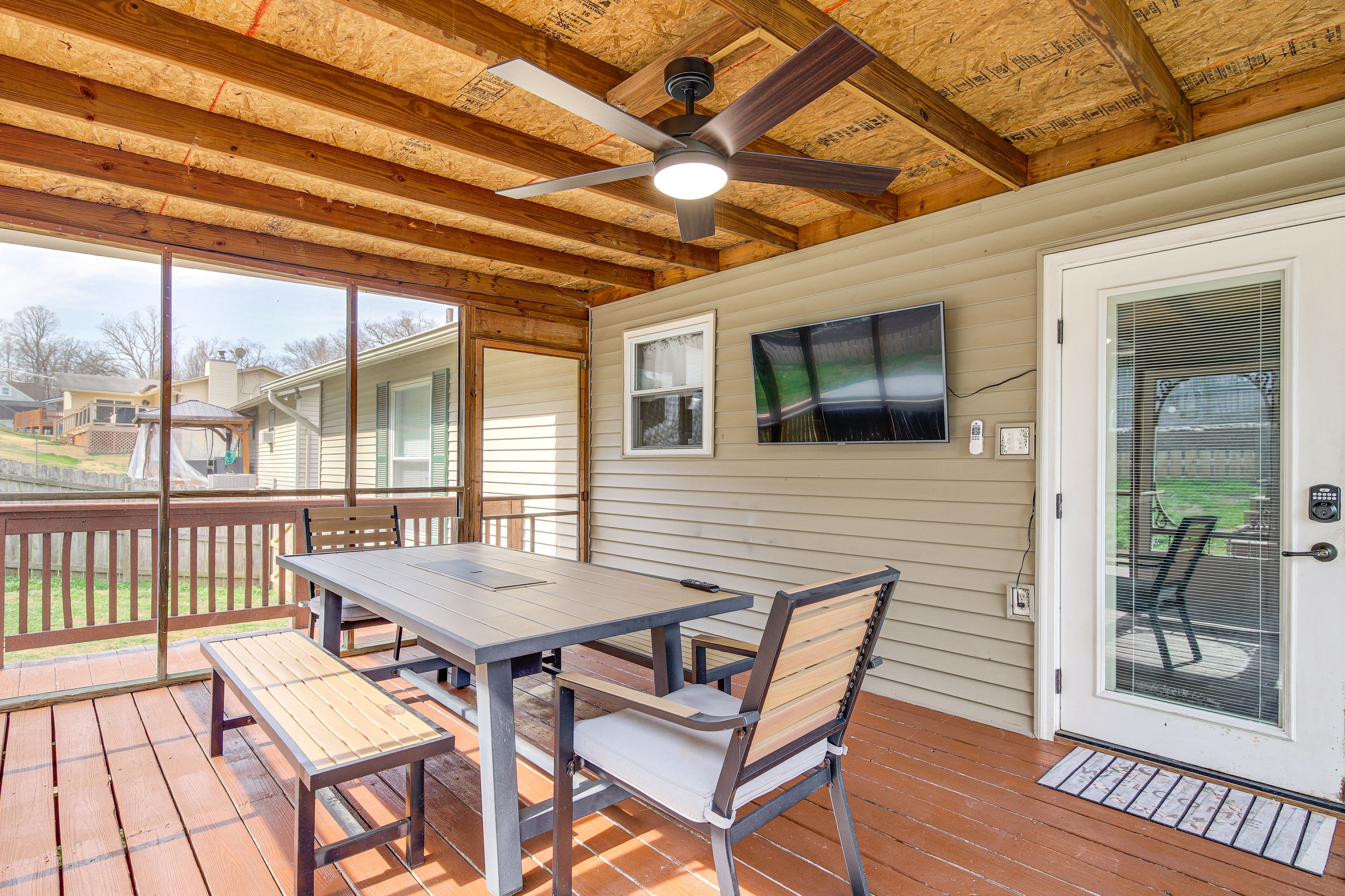 Screened Patio | Hammock | TV