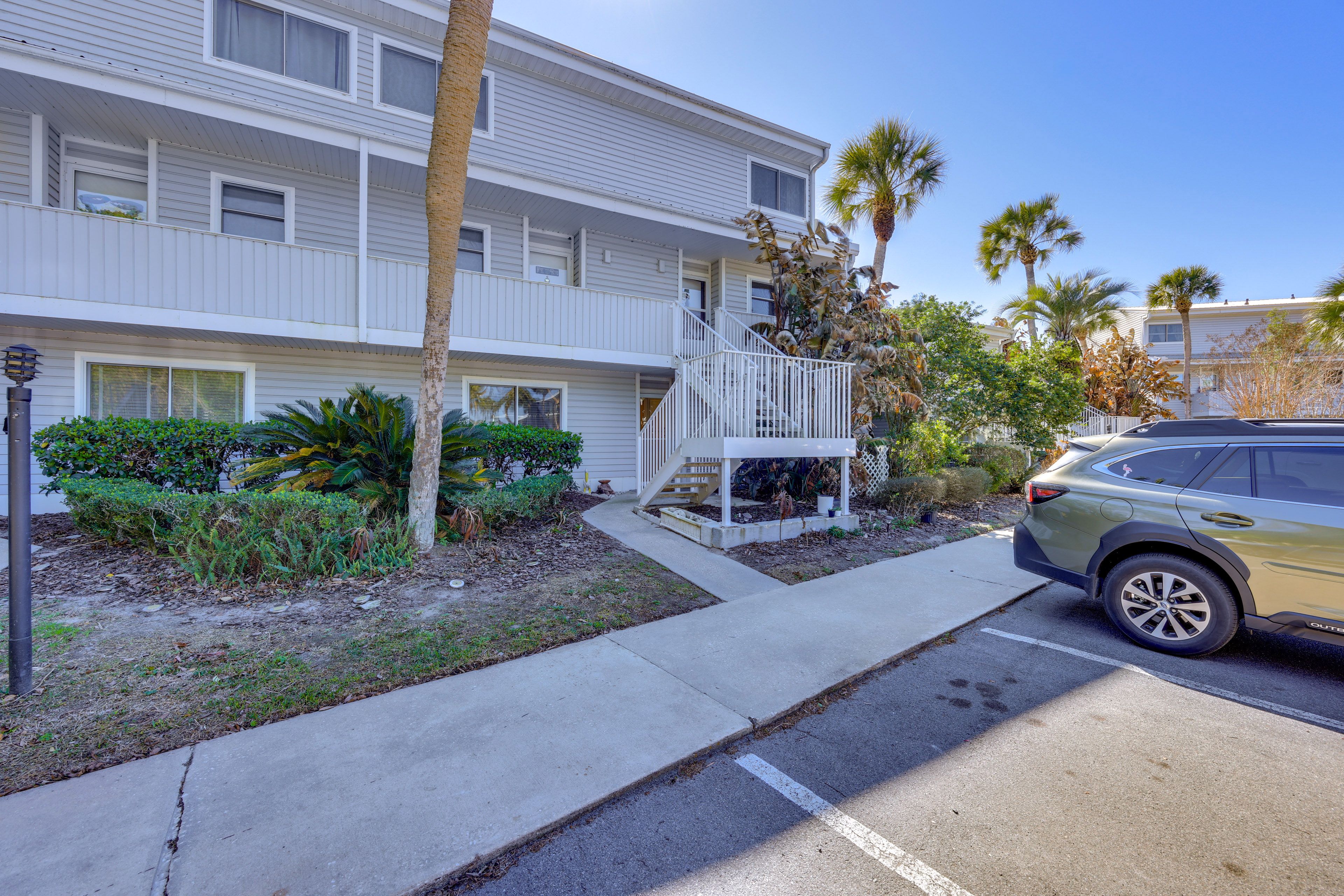 Parking | Community Parking Lot (1 Vehicle) | Overflow Parking