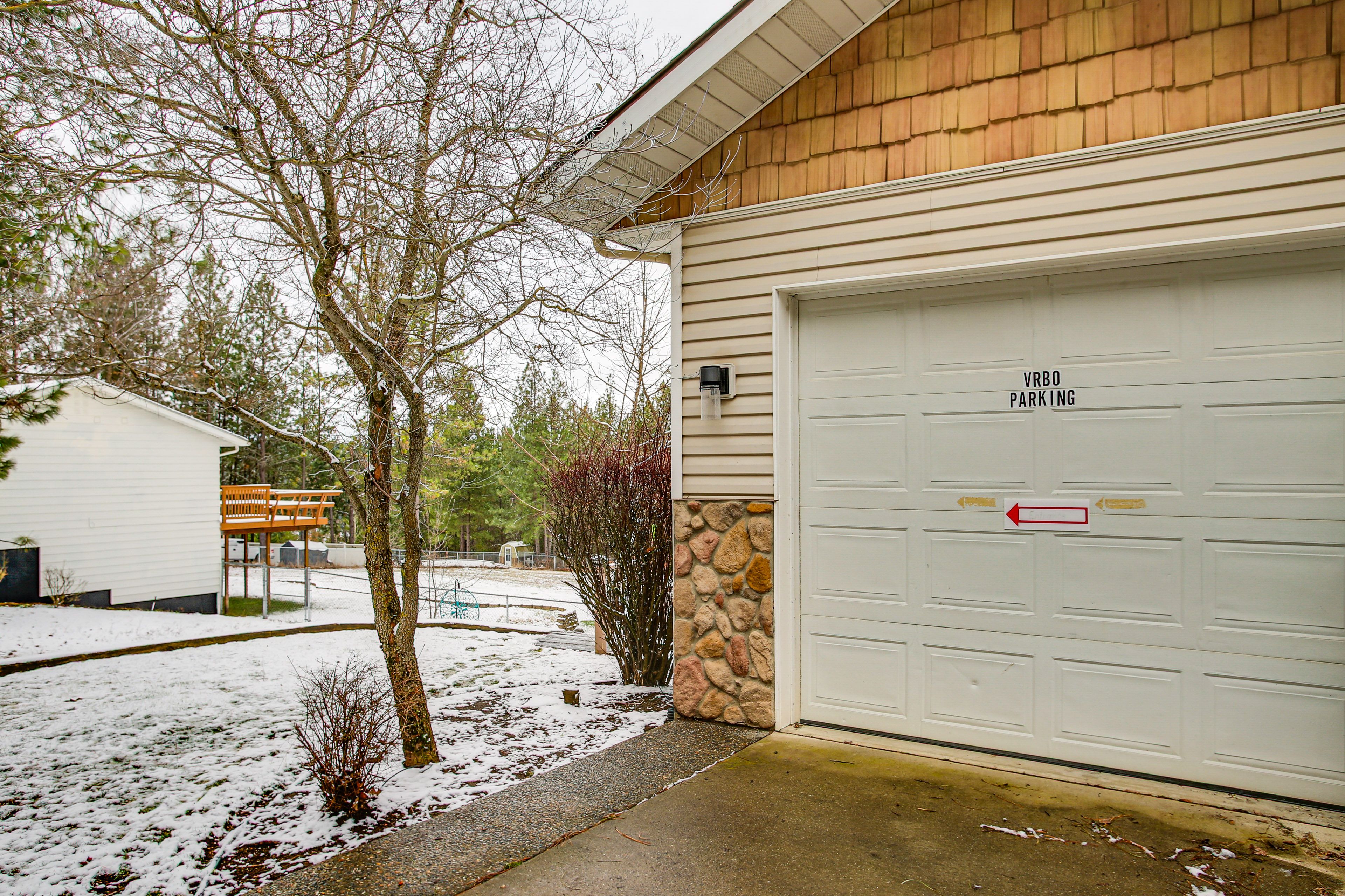 Assigned Driveway Space | 1 Vehicle