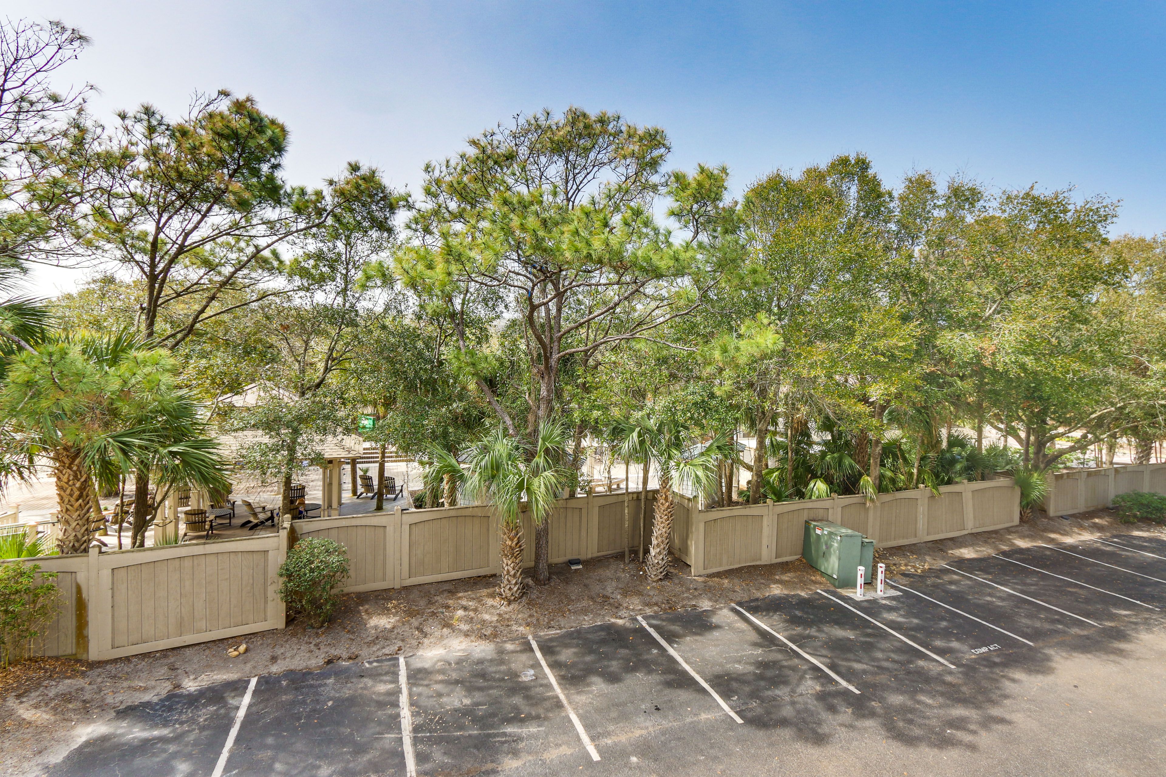 Parking | Community Garage (1 Vehicle)