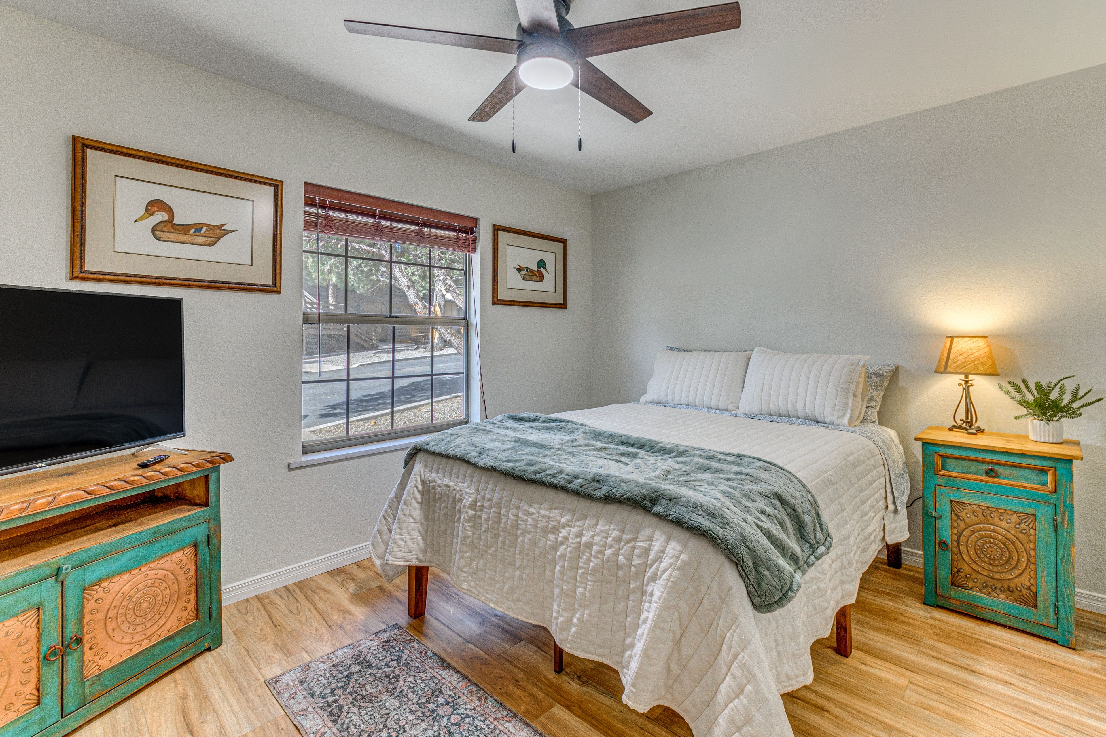 Bedroom 2 | Queen Bed