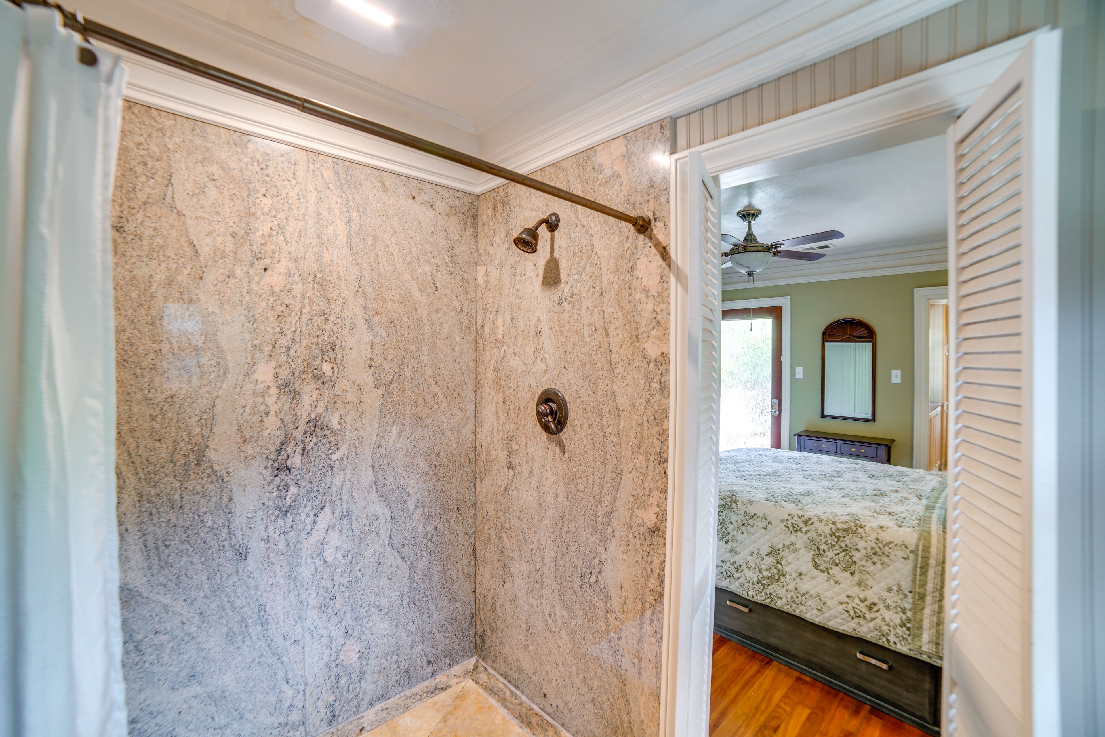 En-Suite Bathroom