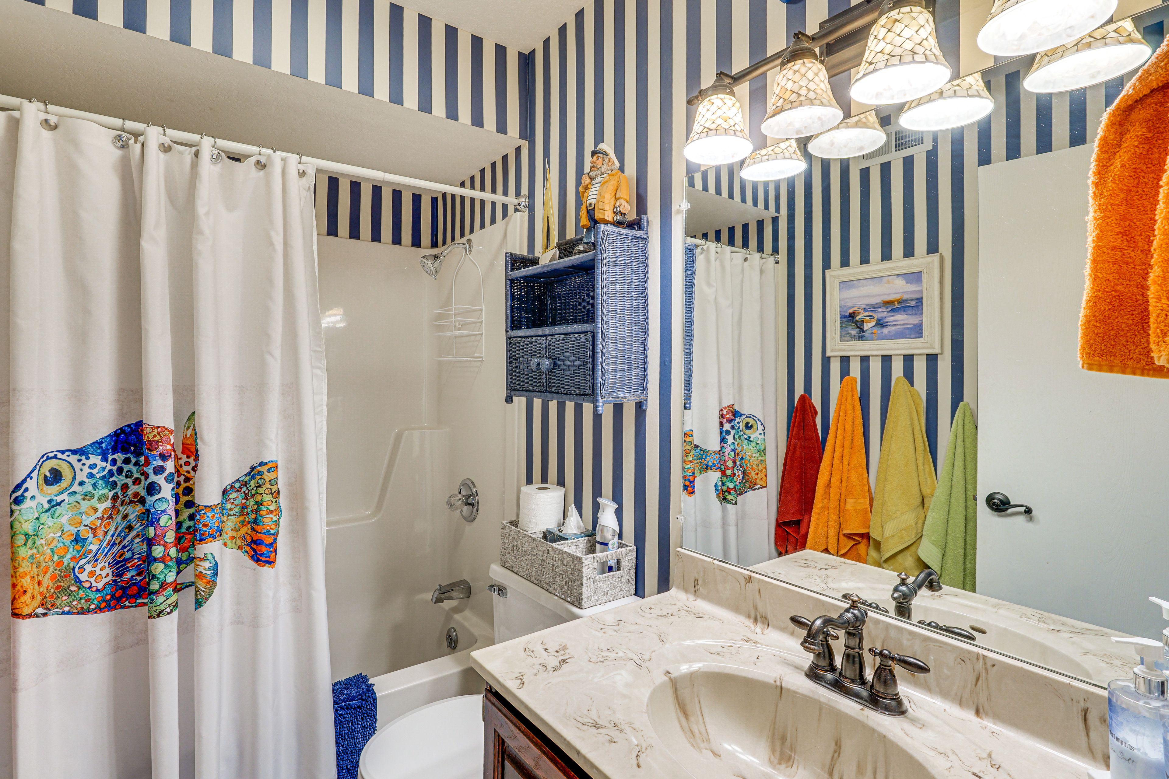 Bathroom | 1st Floor