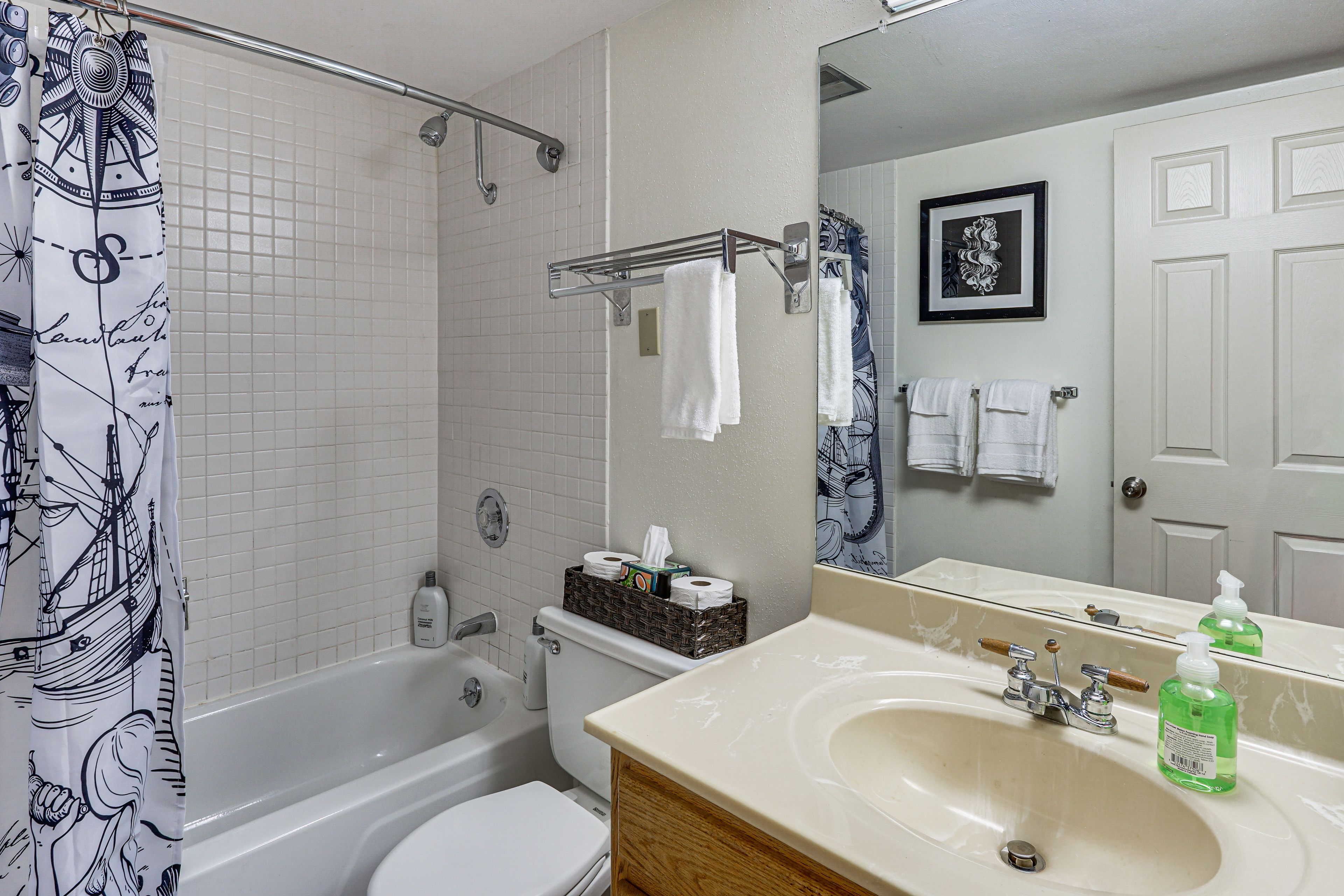 Full Bathroom | Towels & Linens Provided