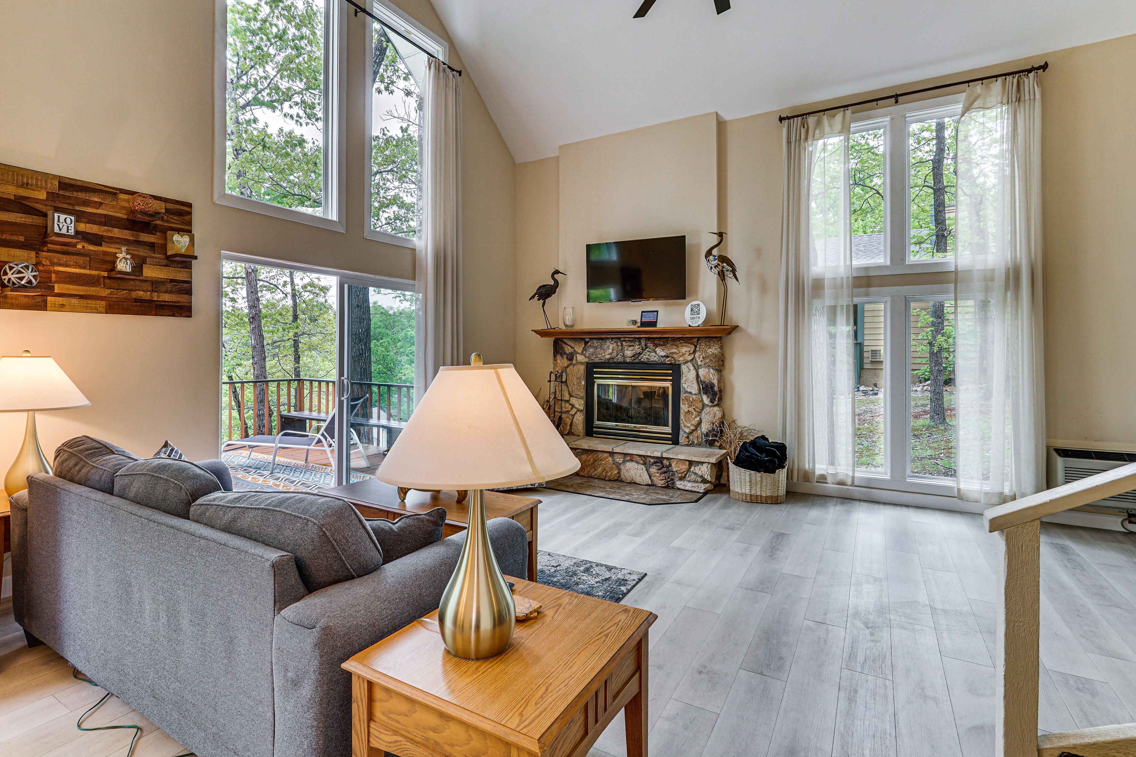 Living Room | Open Floor Plan | Central Heating & A/C