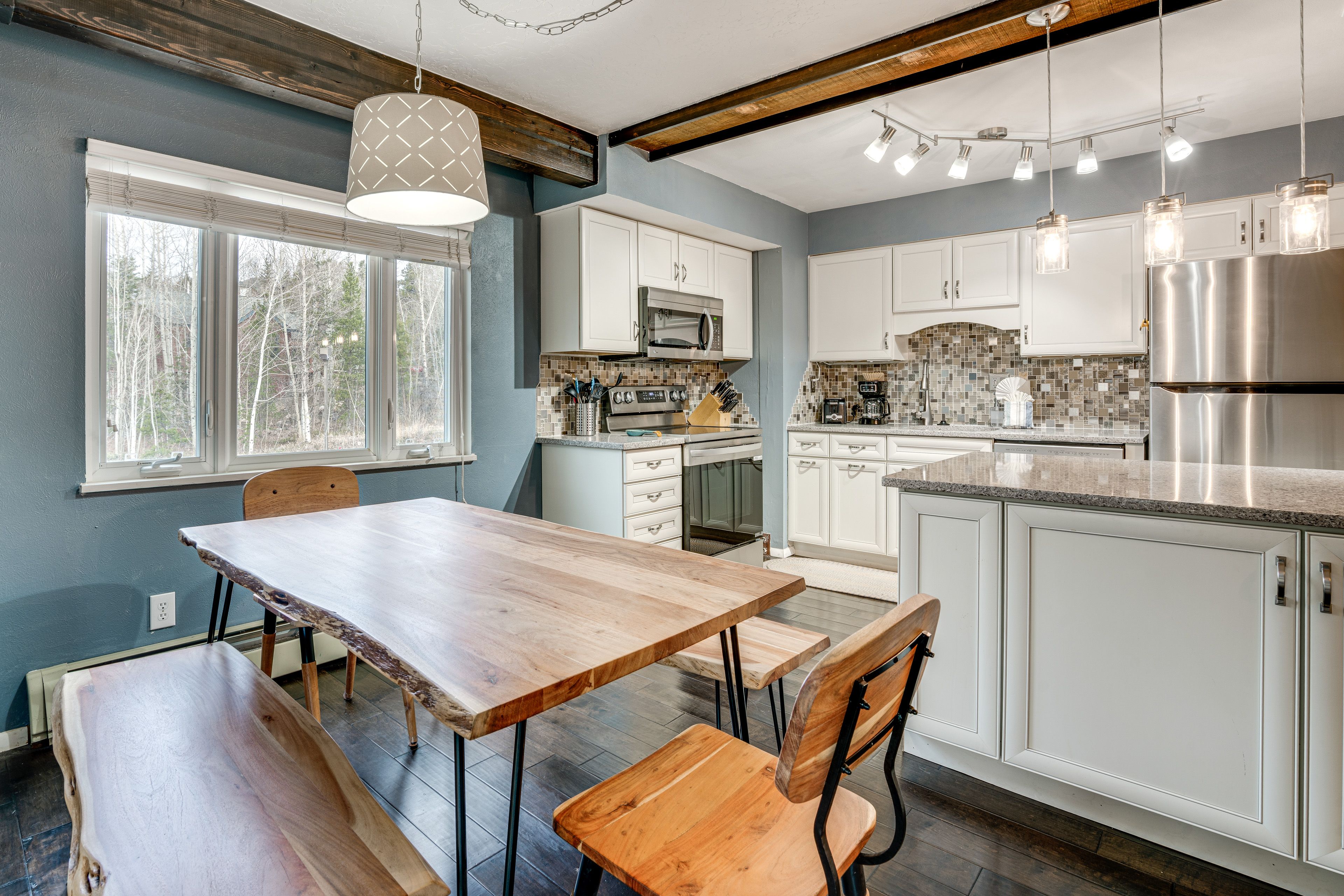 Property Interior | Single-Story Condo