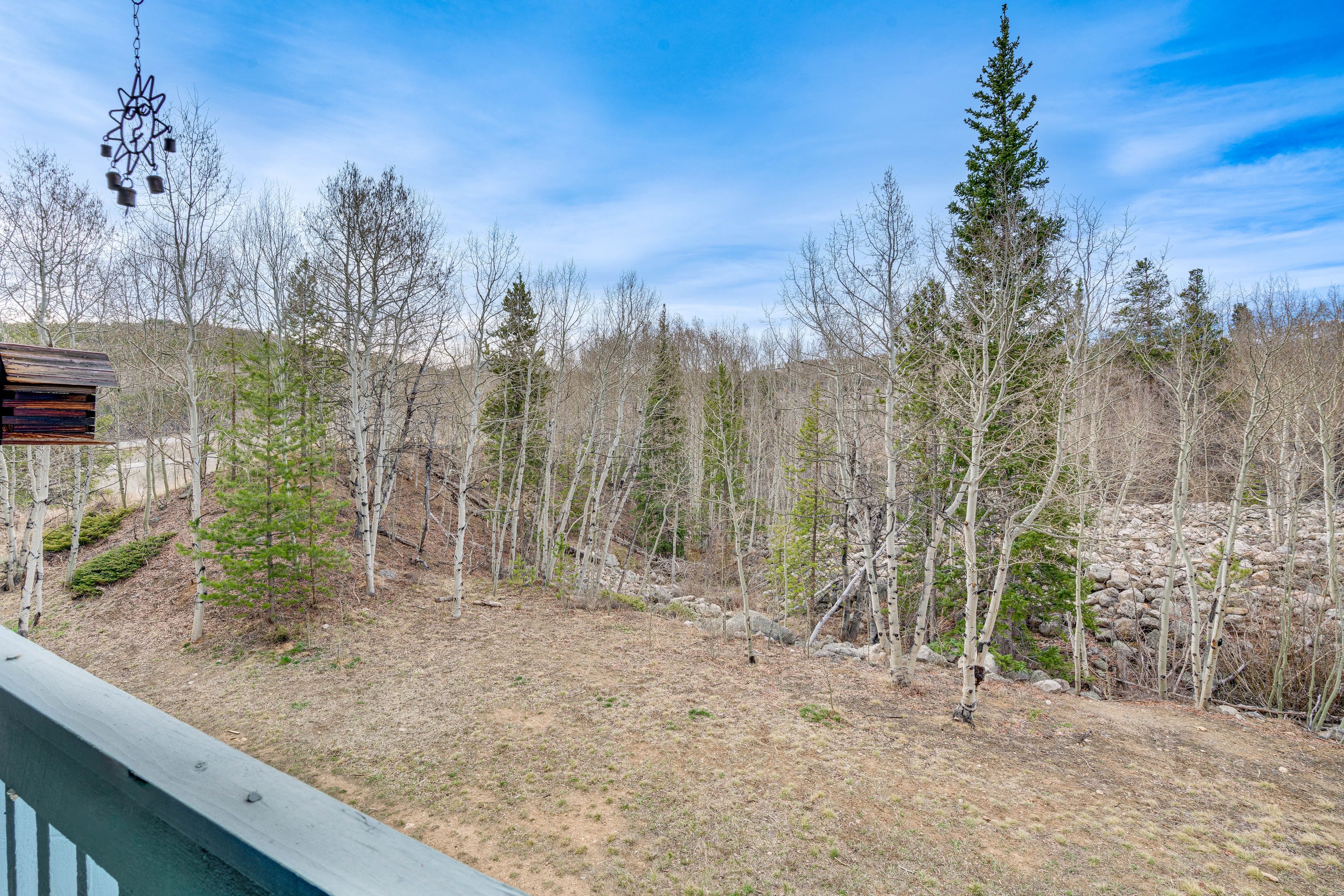 Private Balcony w/ Seating