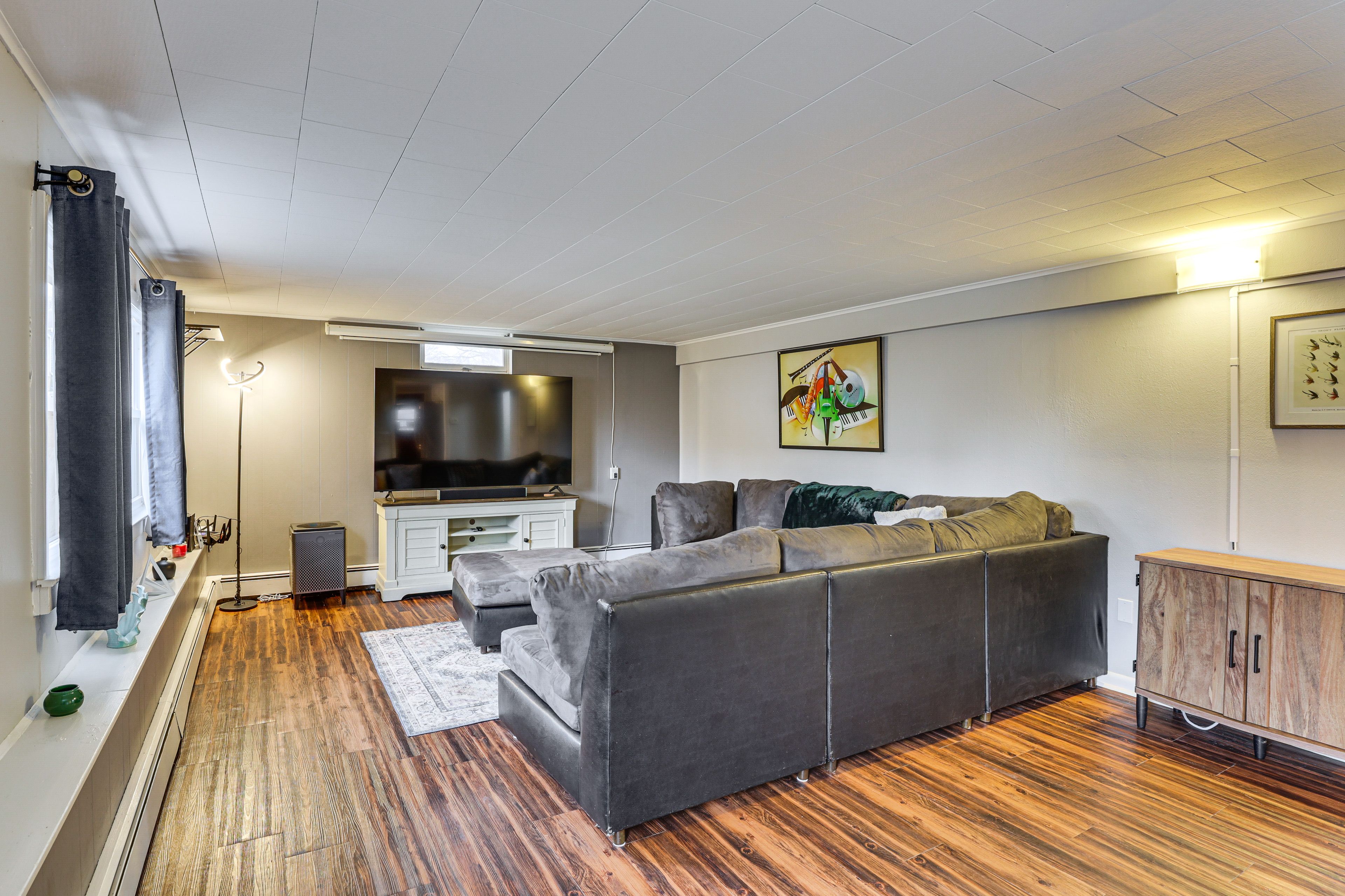 Living Area | Sleeper Sofa