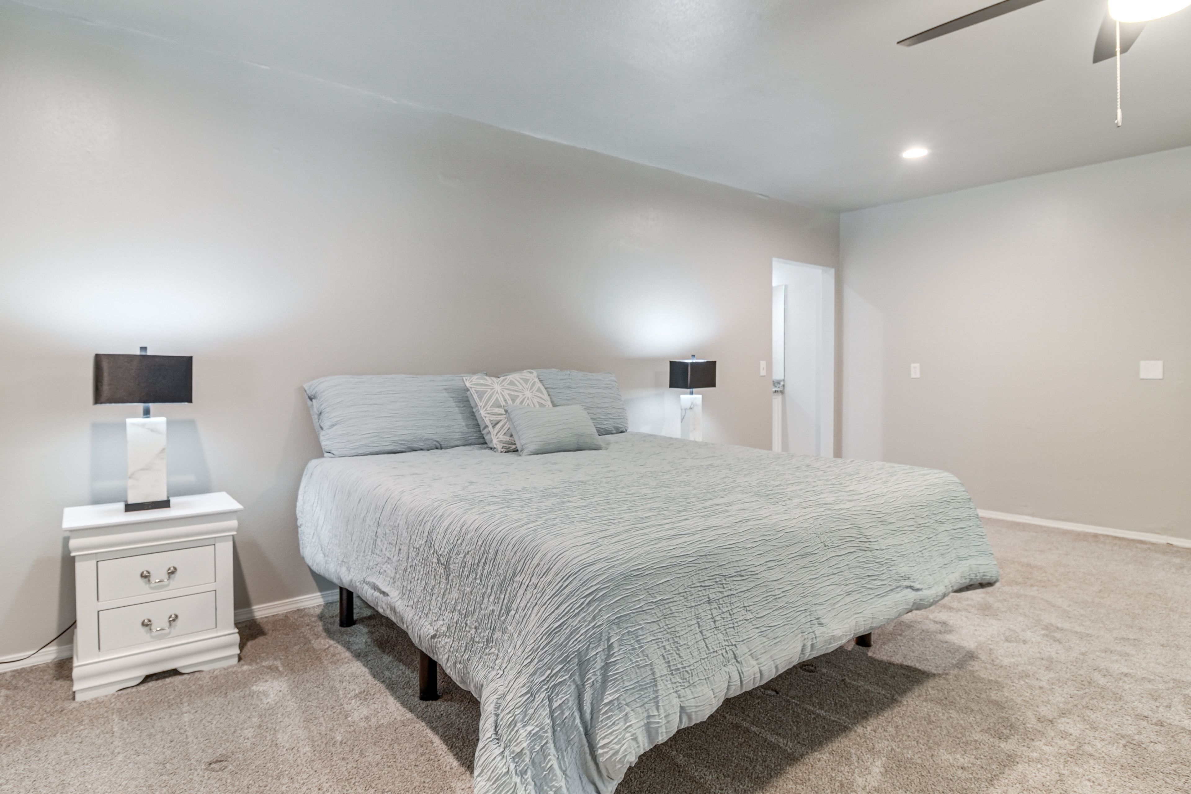 Bedroom 2 | King Bed