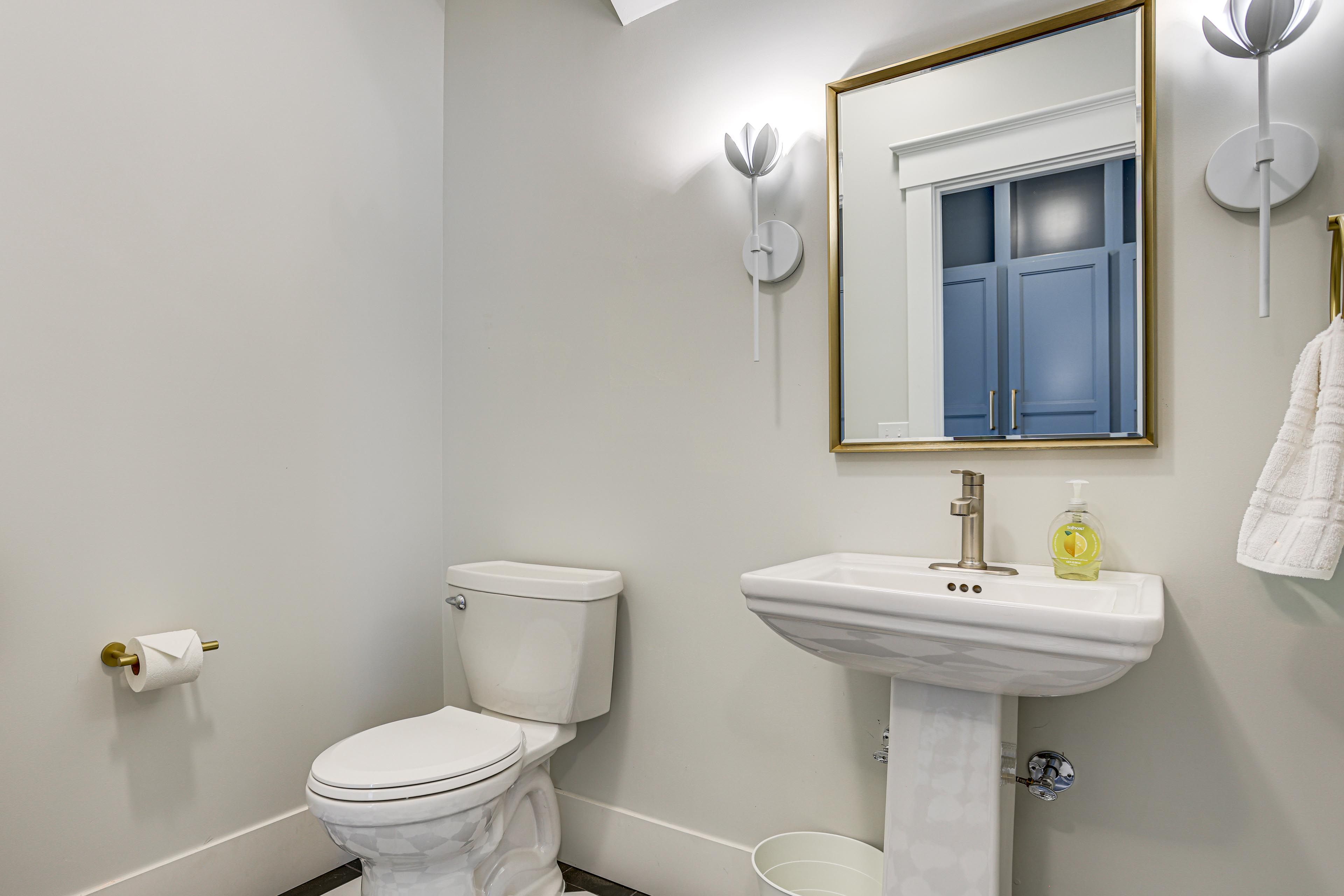 Half Bathroom | 1st Floor